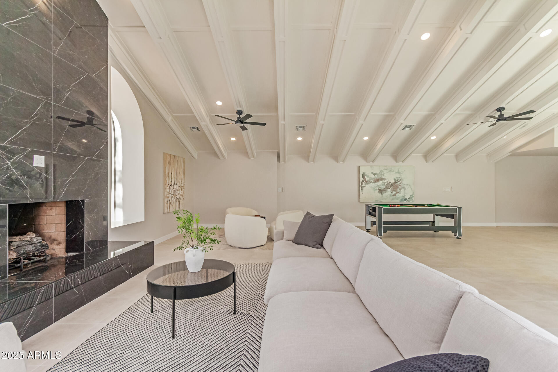 VISTA LOS ARCOS - Residential