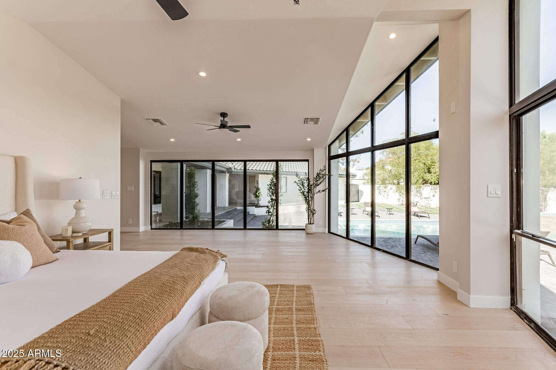 VISTA LOS ARCOS - Residential