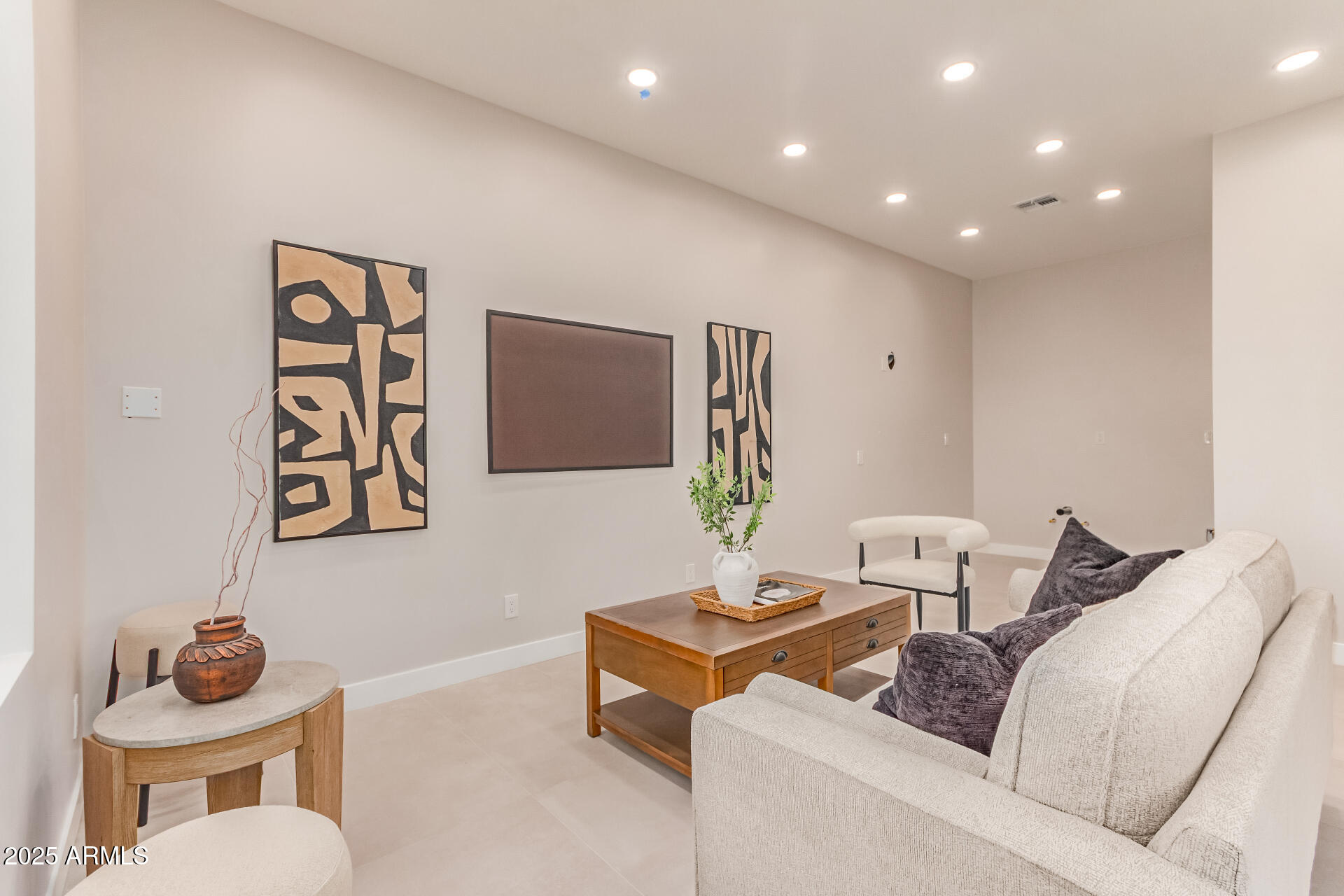 VISTA LOS ARCOS - Residential