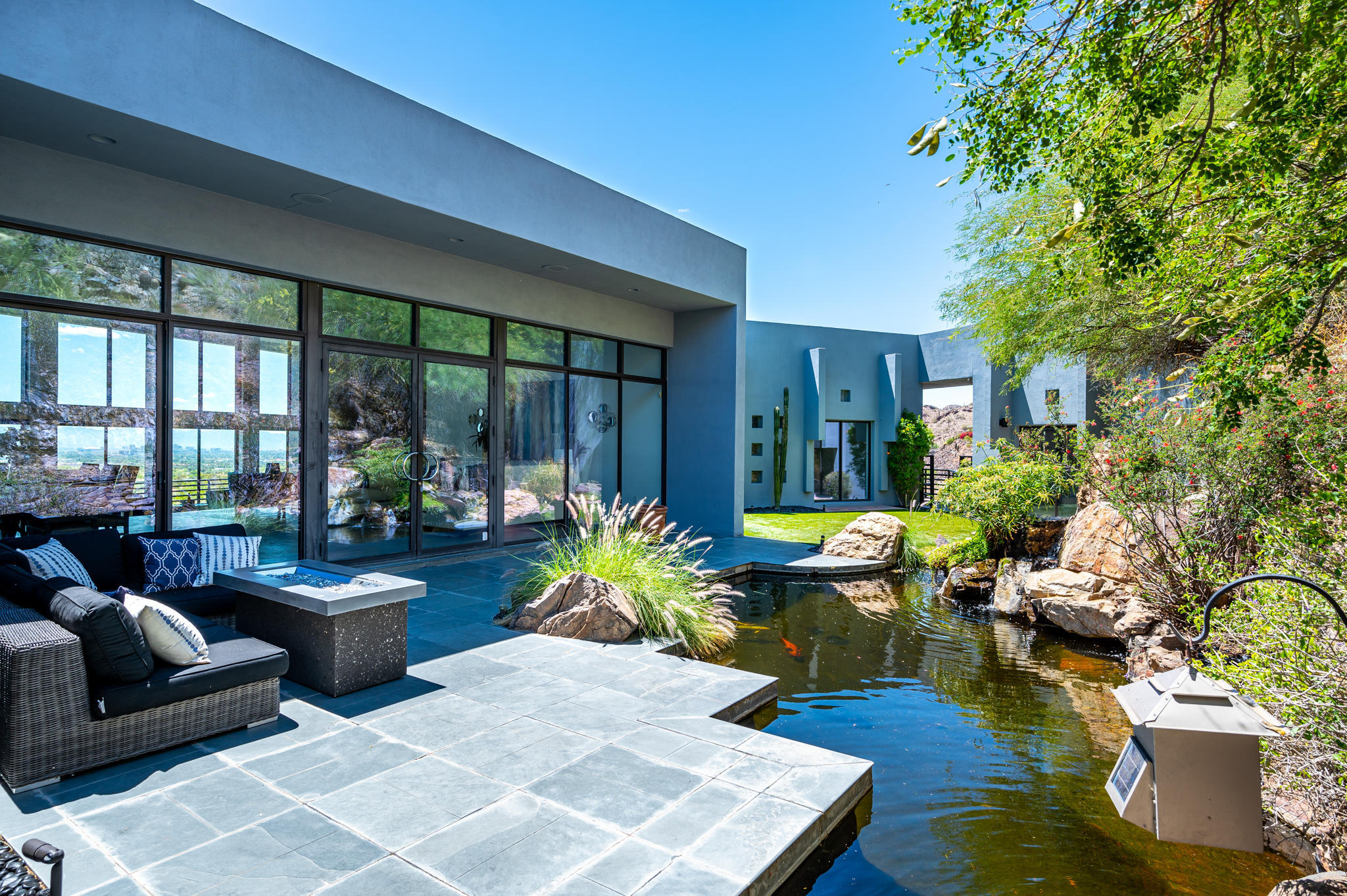 PARADISE HIGHLANDS - Residential