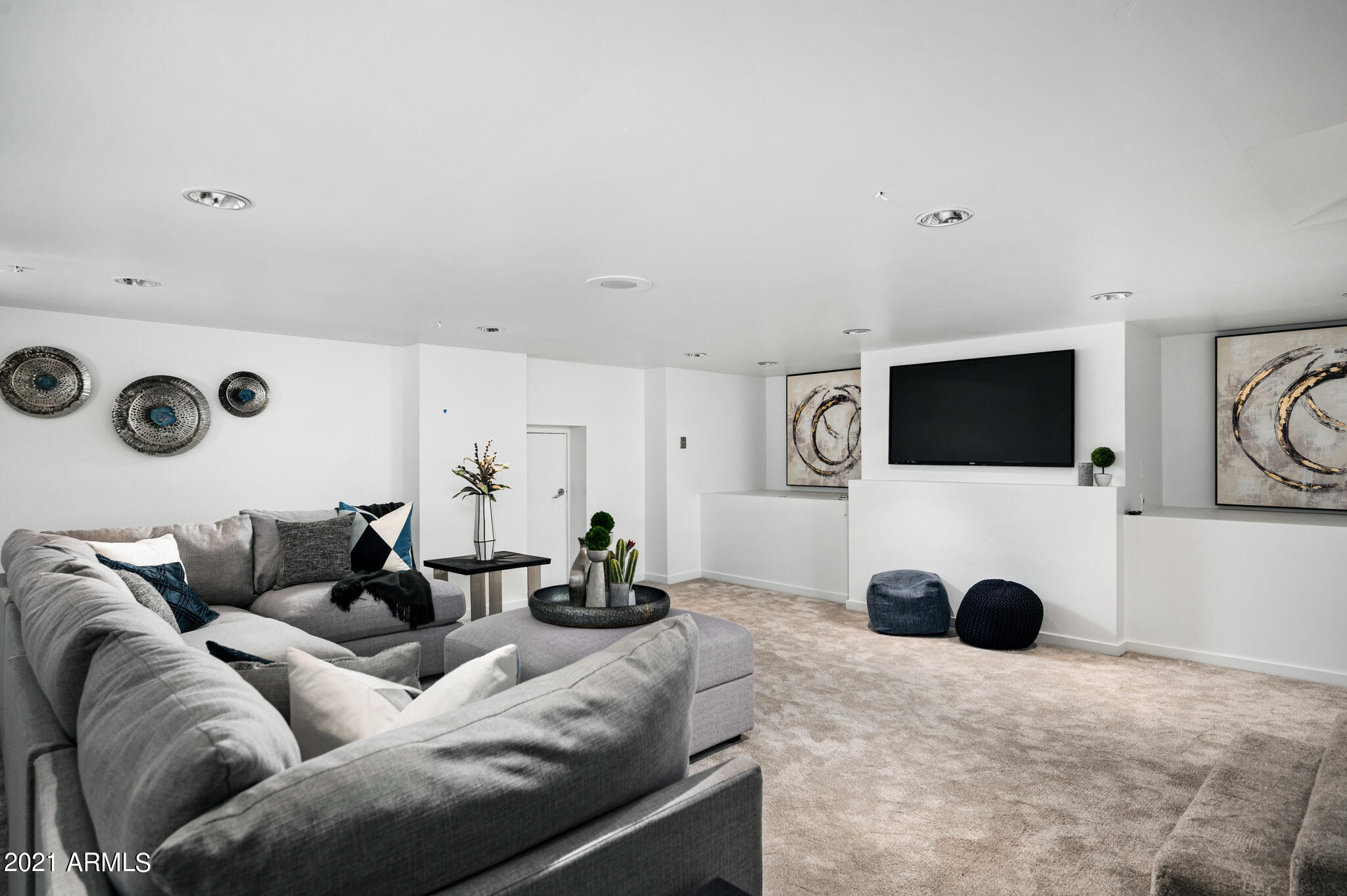 PARADISE HIGHLANDS - Residential