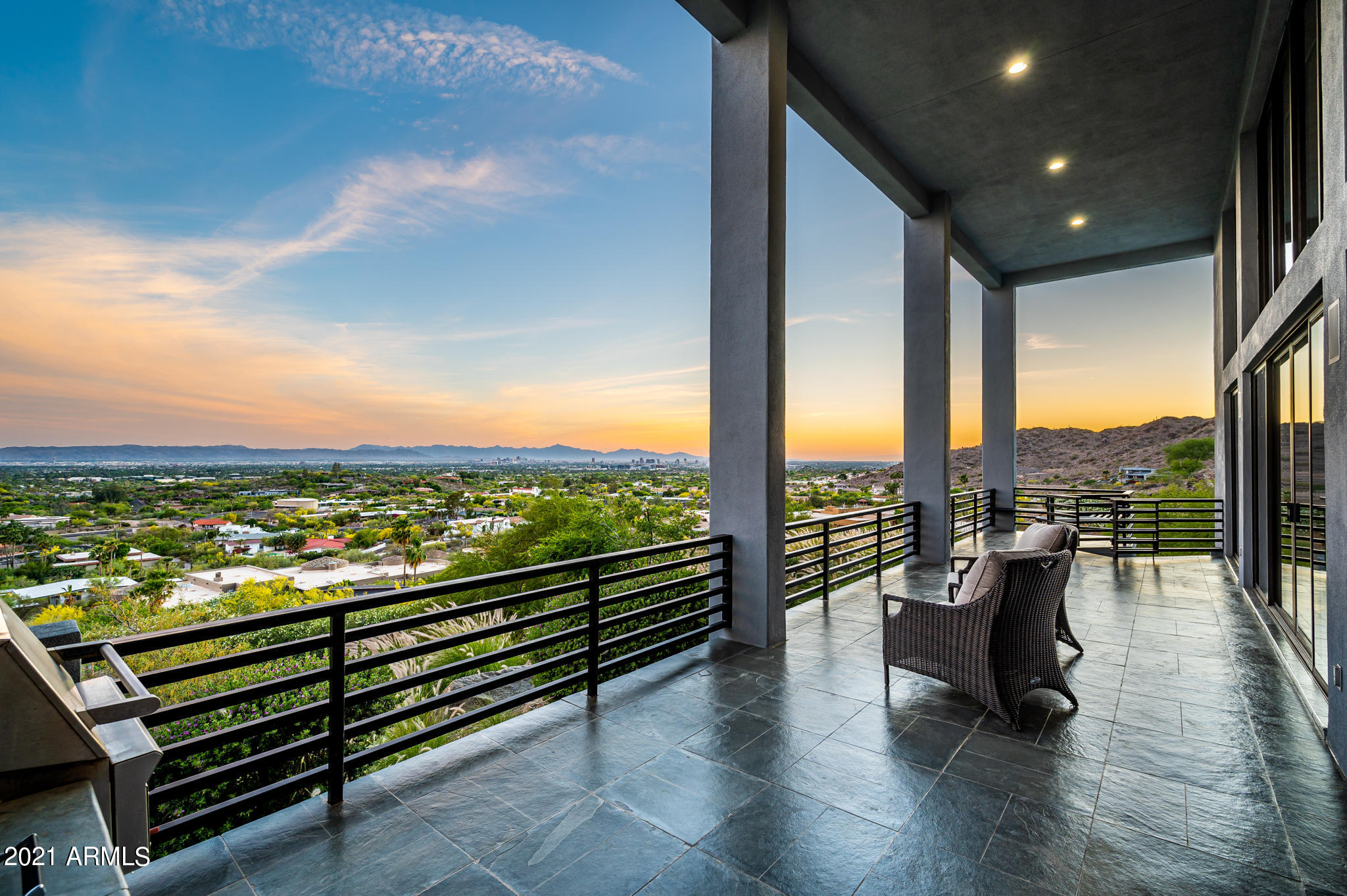 PARADISE HIGHLANDS - Residential