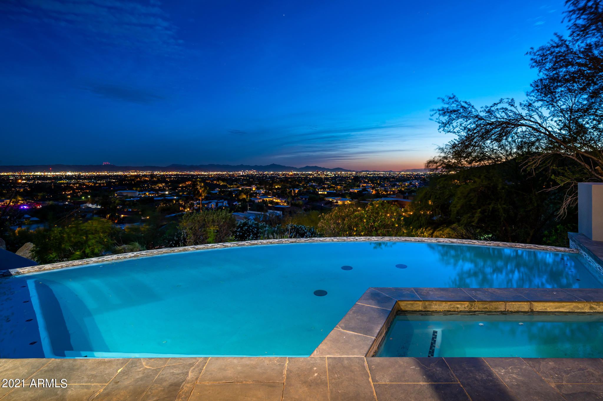 PARADISE HIGHLANDS - Residential