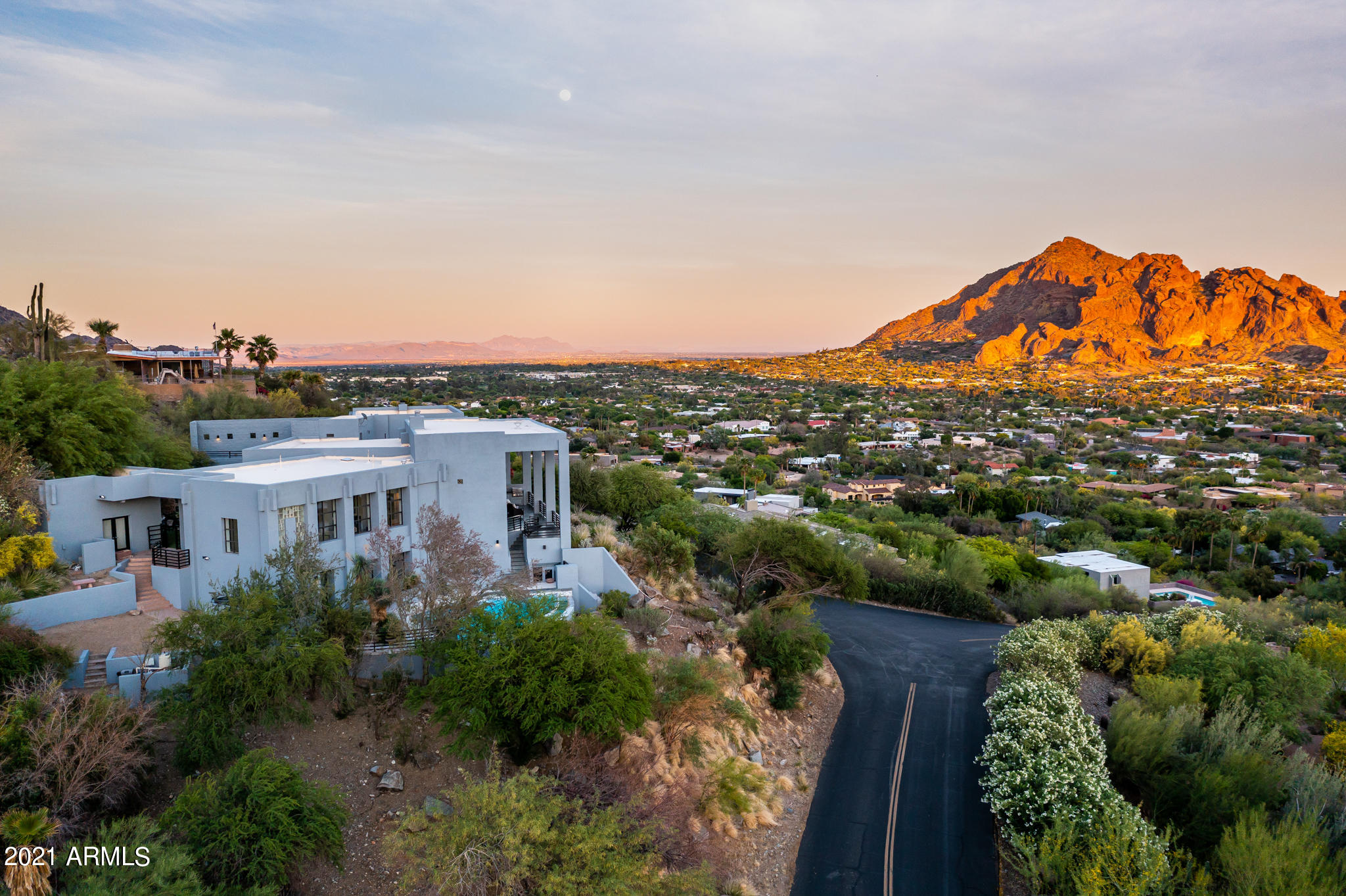 PARADISE HIGHLANDS - Residential