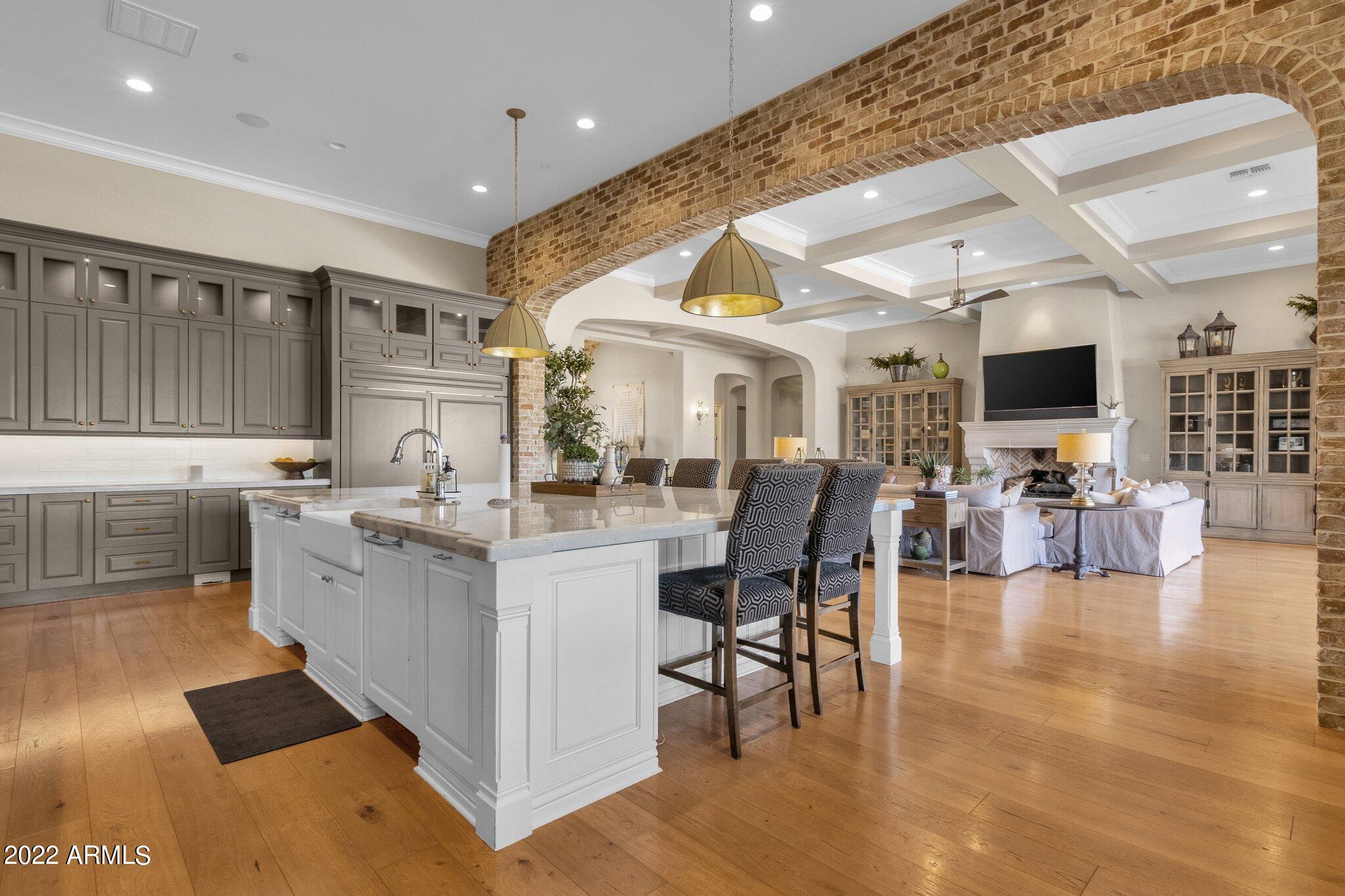 ARCADIA VISTA MANOR - Residential
