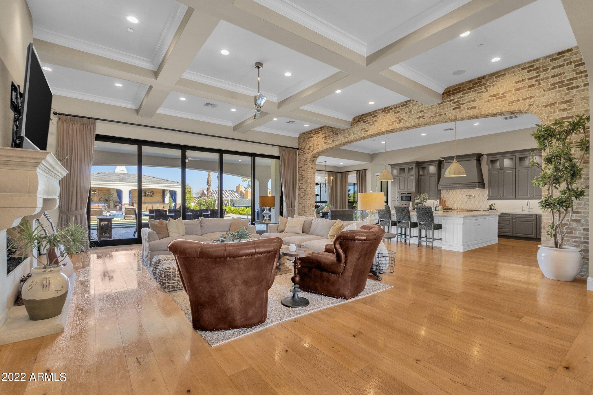 ARCADIA VISTA MANOR - Residential