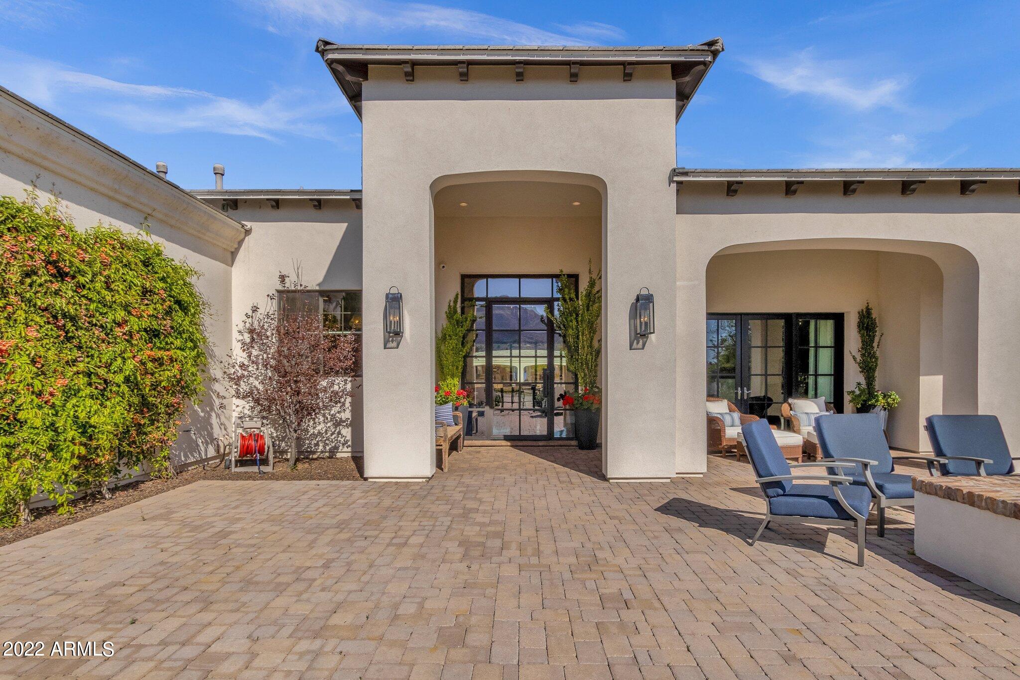 ARCADIA VISTA MANOR - Residential