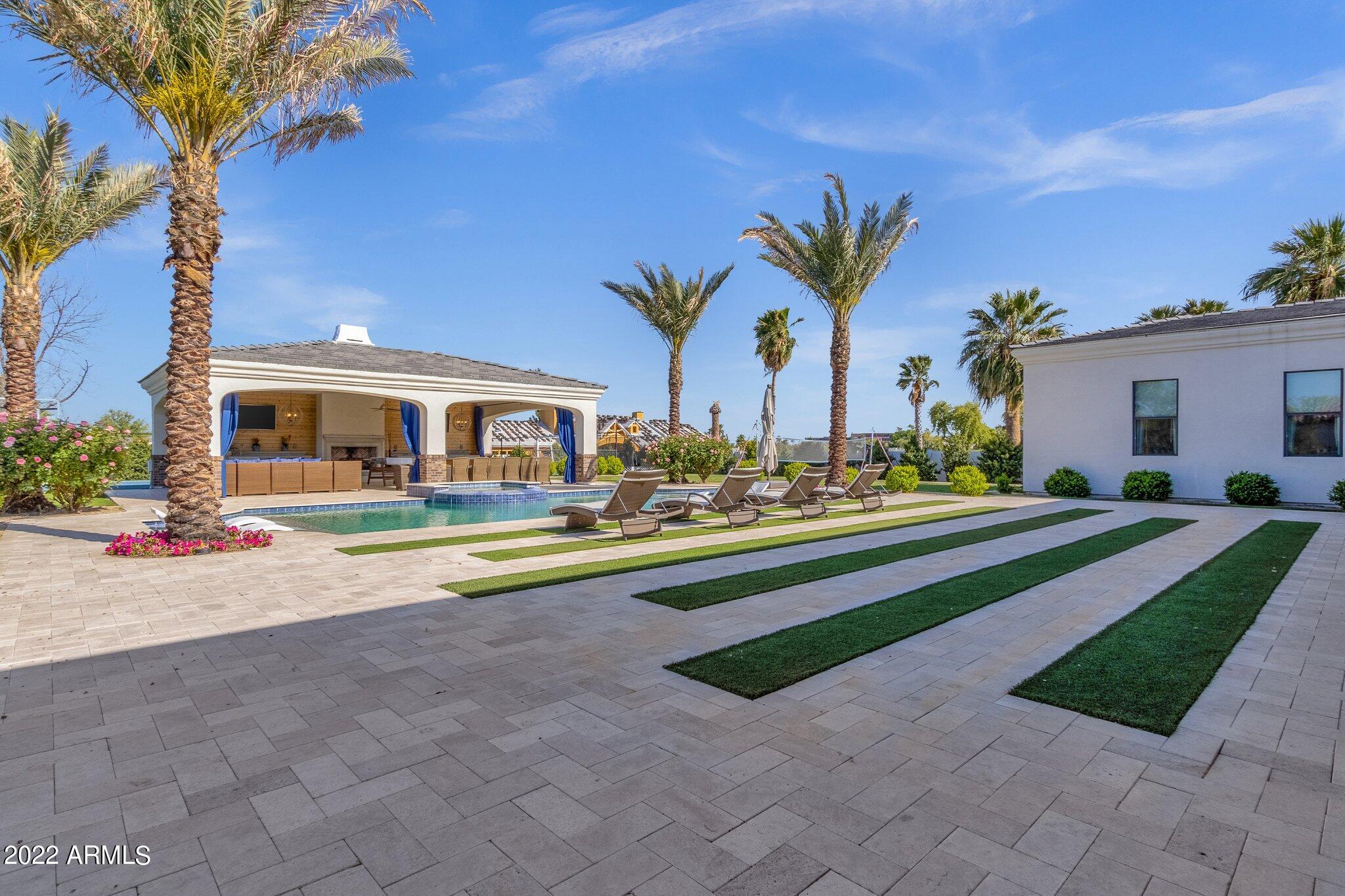 ARCADIA VISTA MANOR - Residential