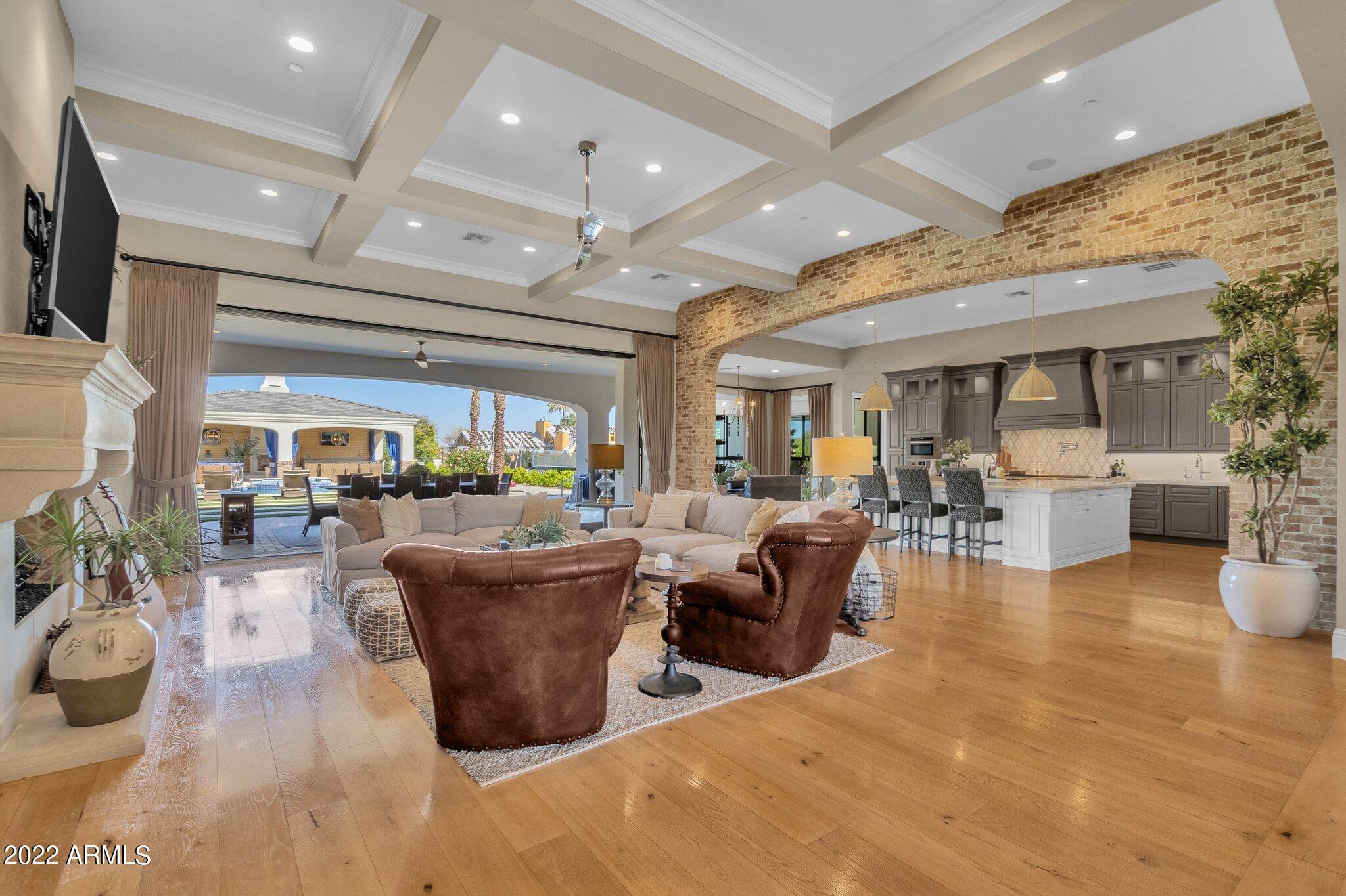 ARCADIA VISTA MANOR - Residential