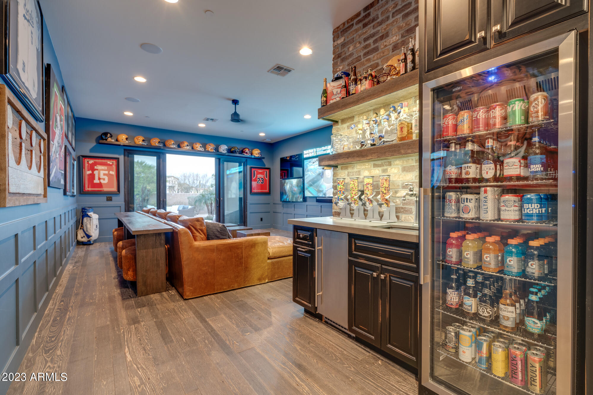 PINNACLE PEAK PLACE - Residential