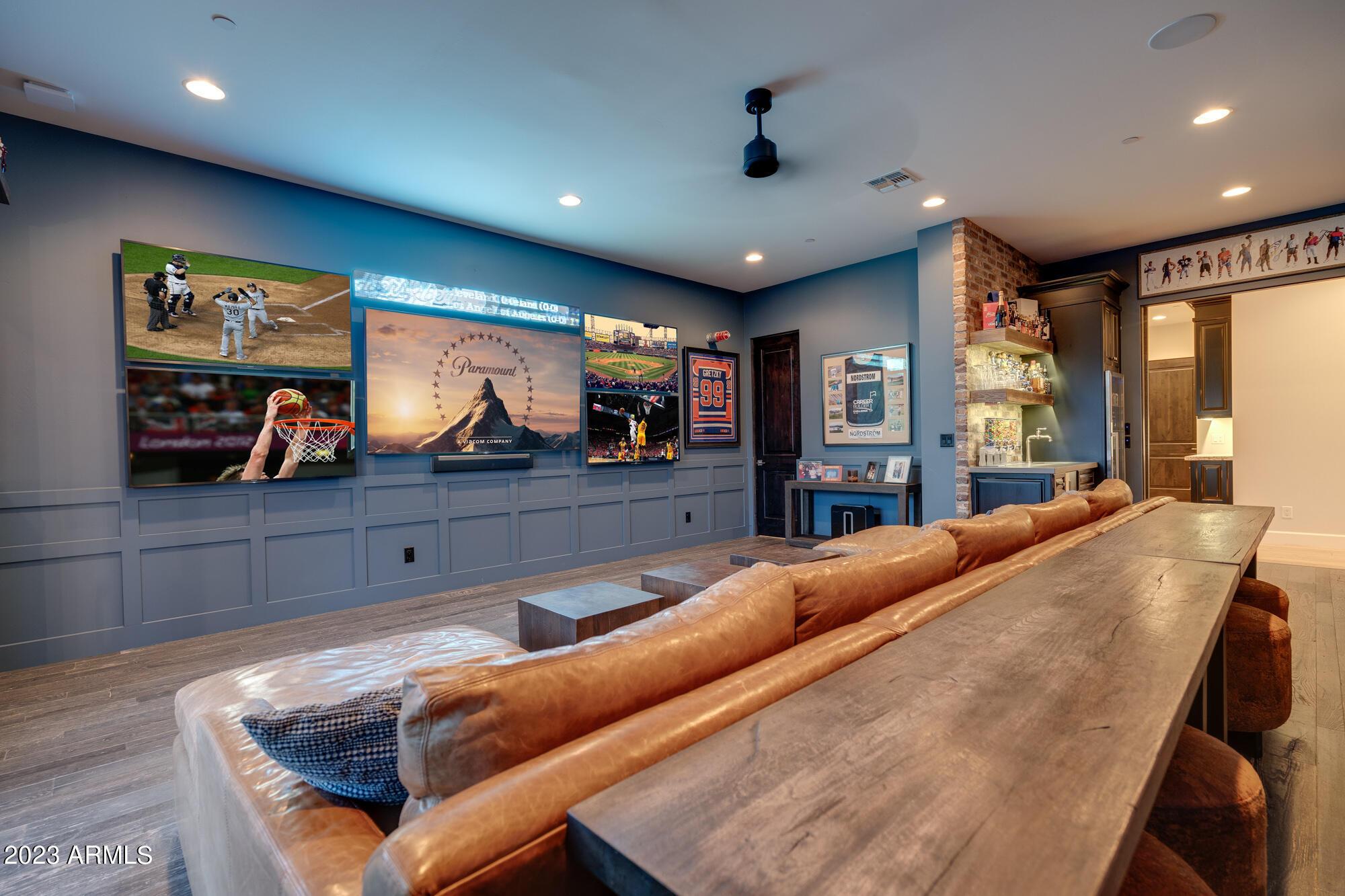 PINNACLE PEAK PLACE - Residential