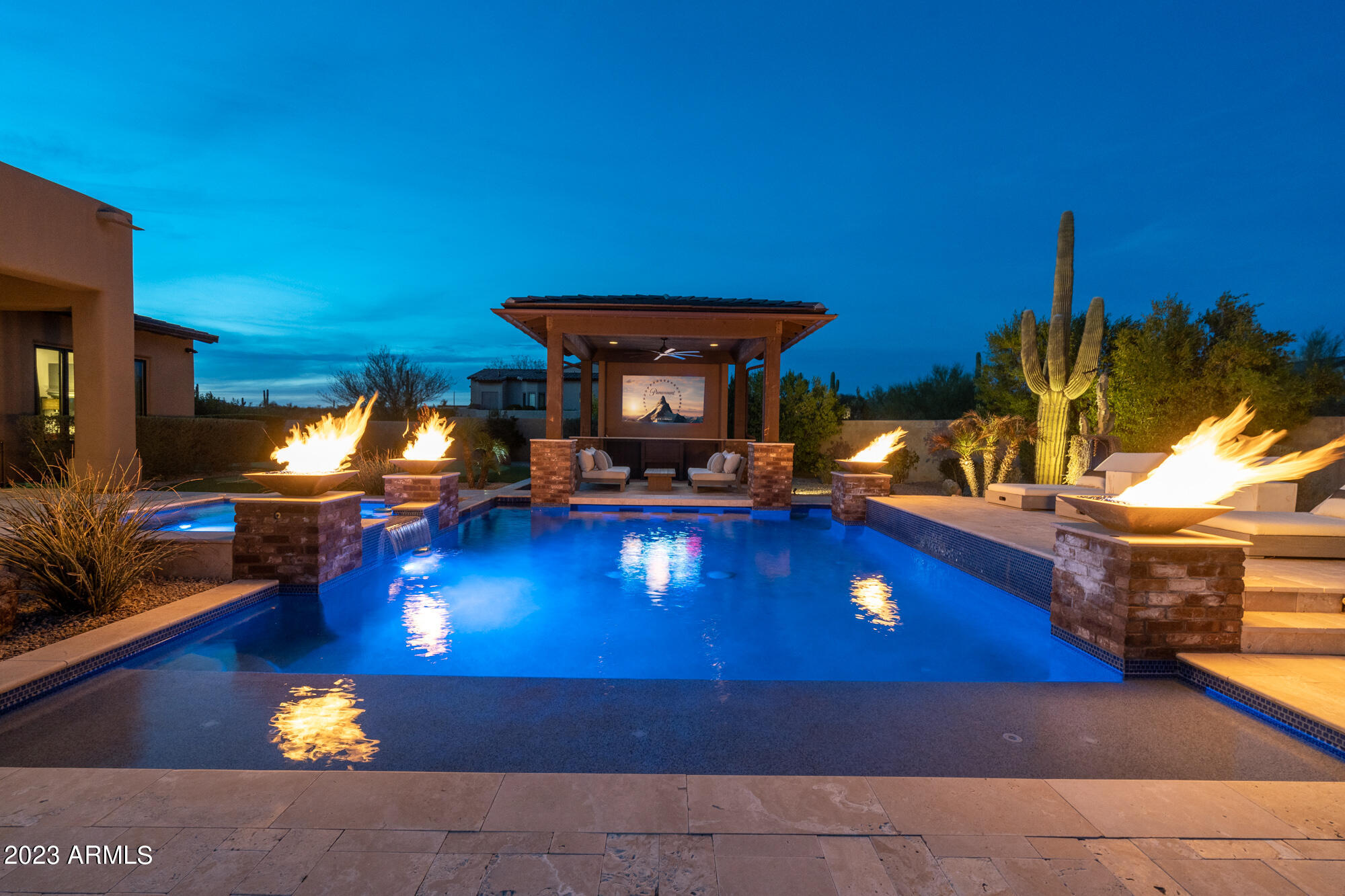 PINNACLE PEAK PLACE - Residential