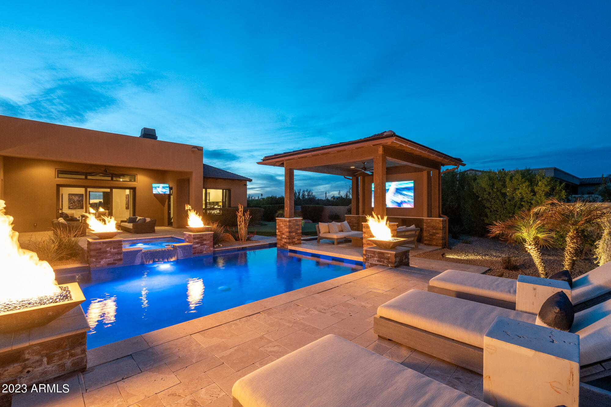 PINNACLE PEAK PLACE - Residential