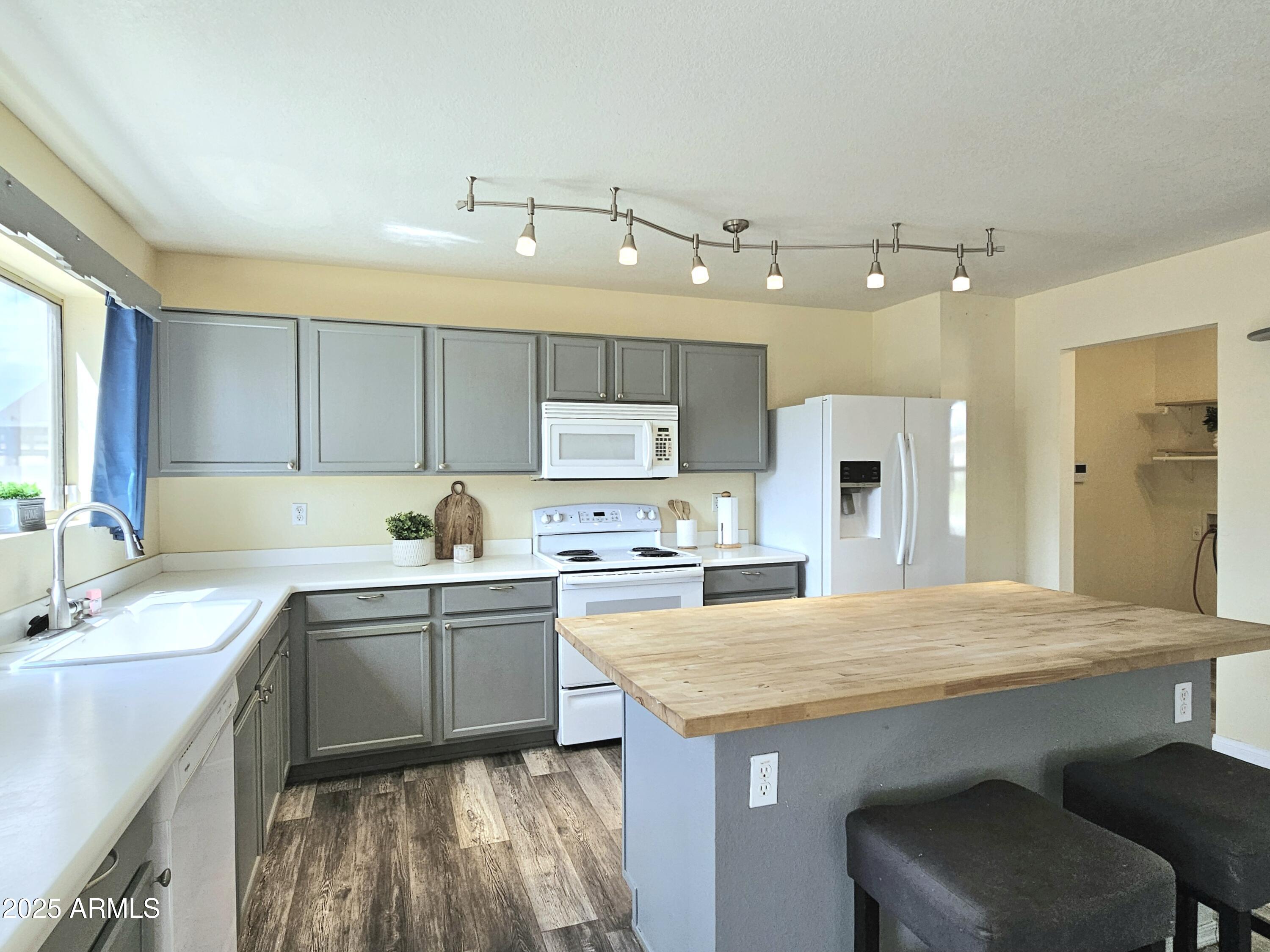 ARIZONA CITY UNIT FIFTEEN - Residential