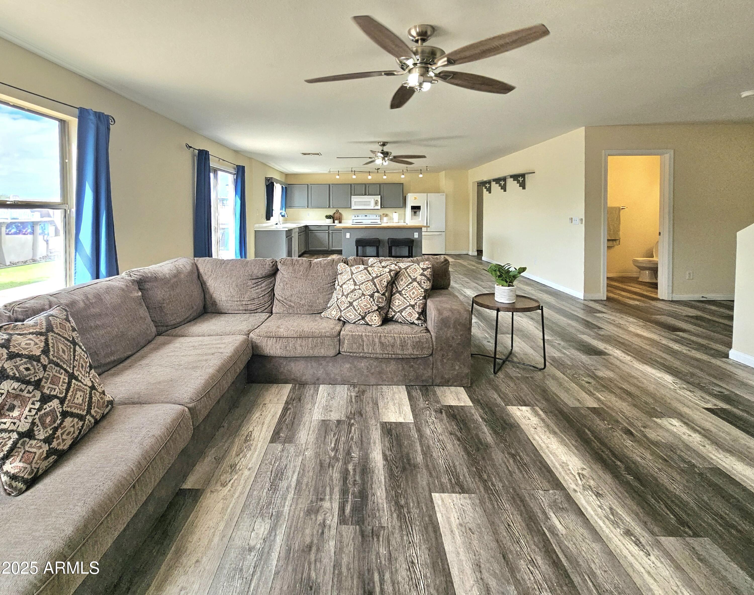 ARIZONA CITY UNIT FIFTEEN - Residential