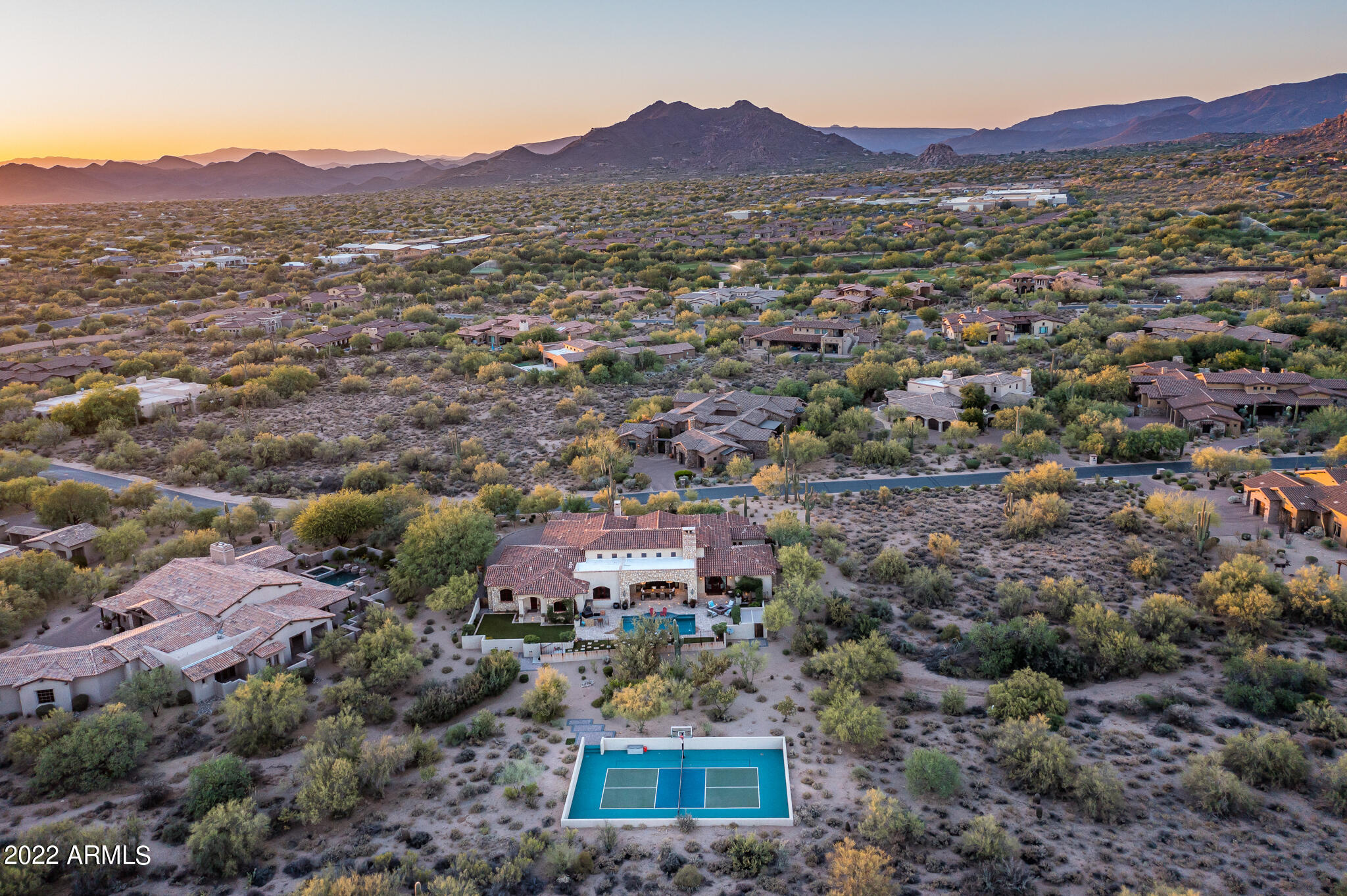 WHISPER ROCK - Residential