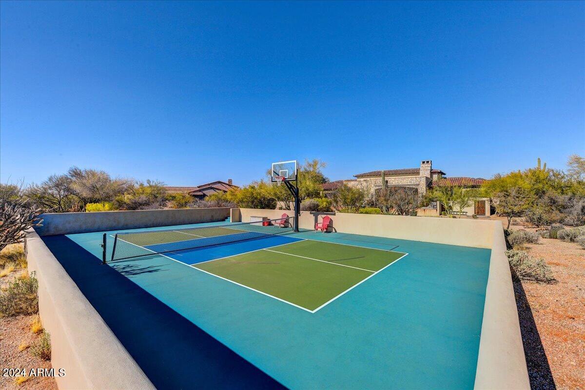 WHISPER ROCK - Residential