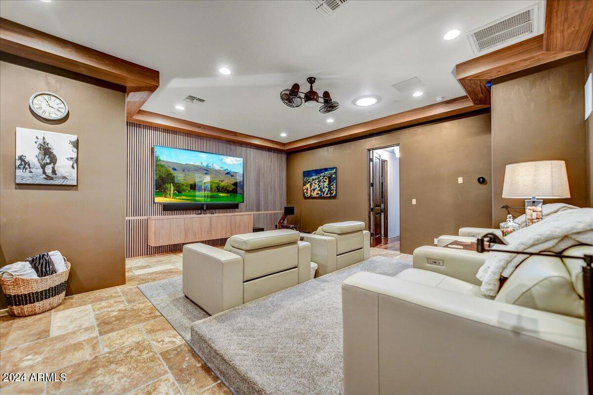 WHISPER ROCK - Residential