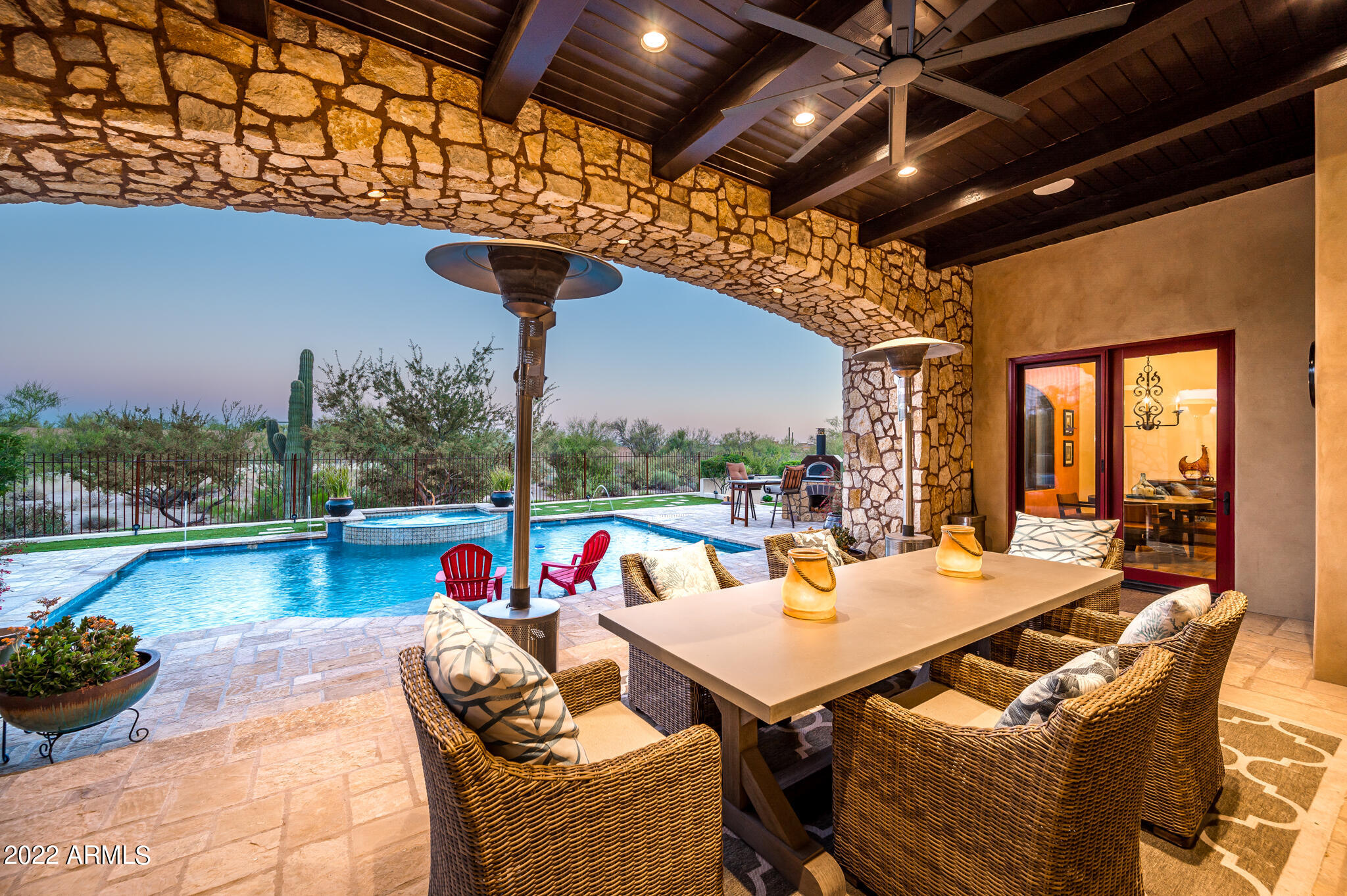 WHISPER ROCK - Residential