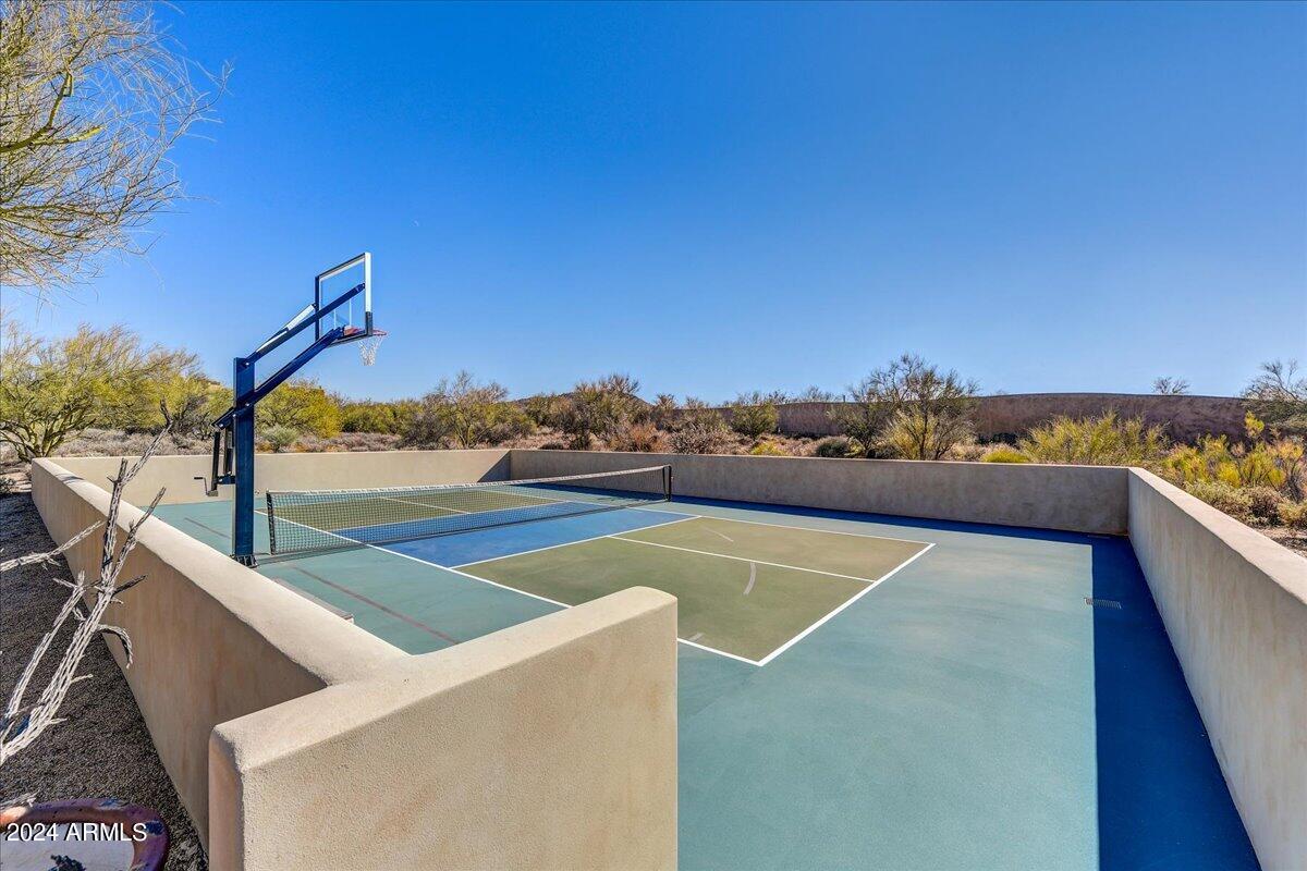WHISPER ROCK - Residential