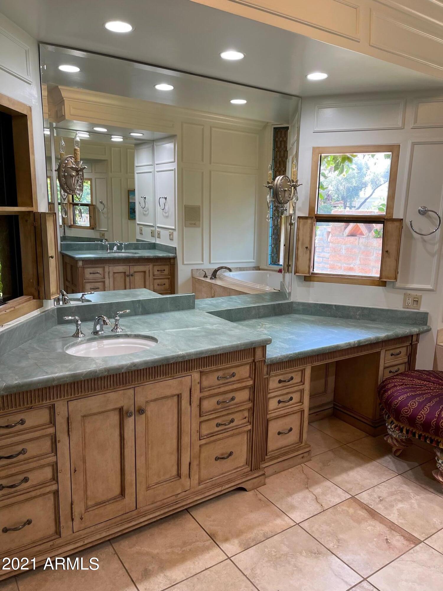 CAMELBACK COUNTRY CLUB ESTATES 6 - Residential