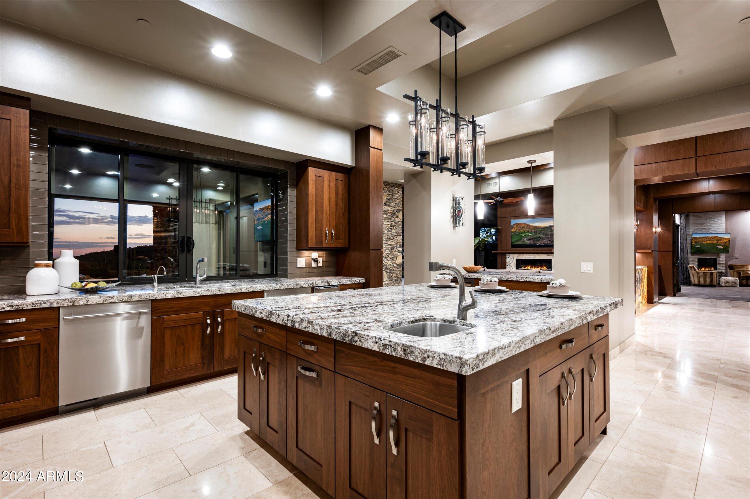 DESERT MOUNTAIN - Residential