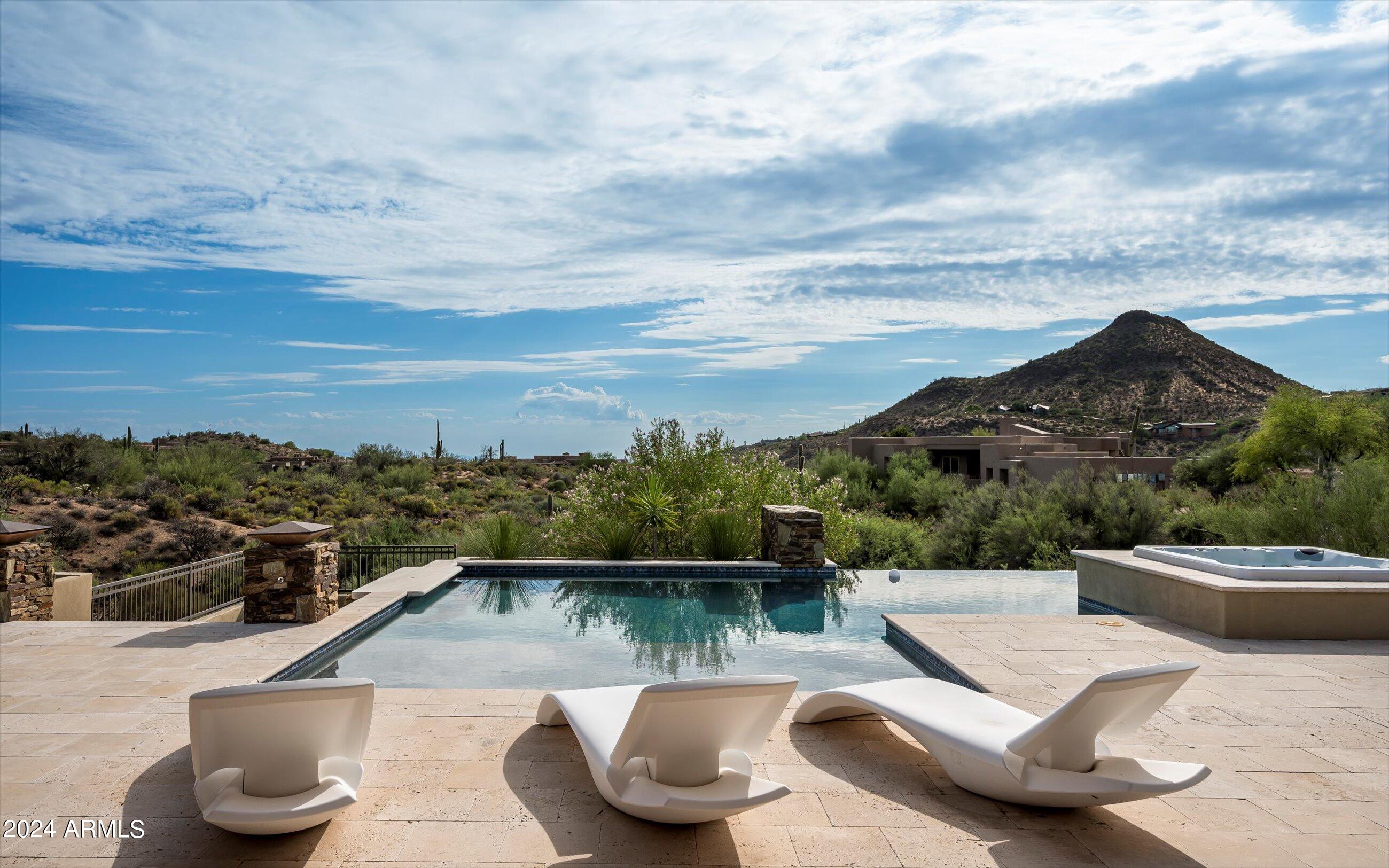 DESERT MOUNTAIN - Residential