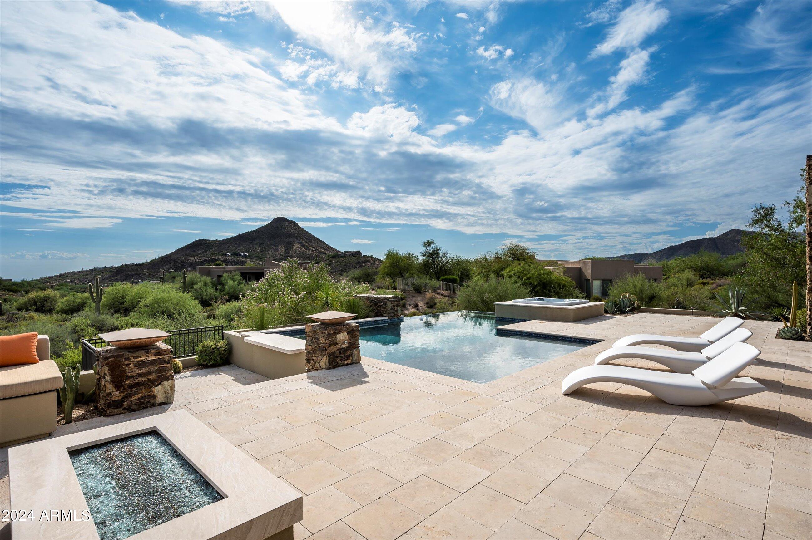 DESERT MOUNTAIN - Residential