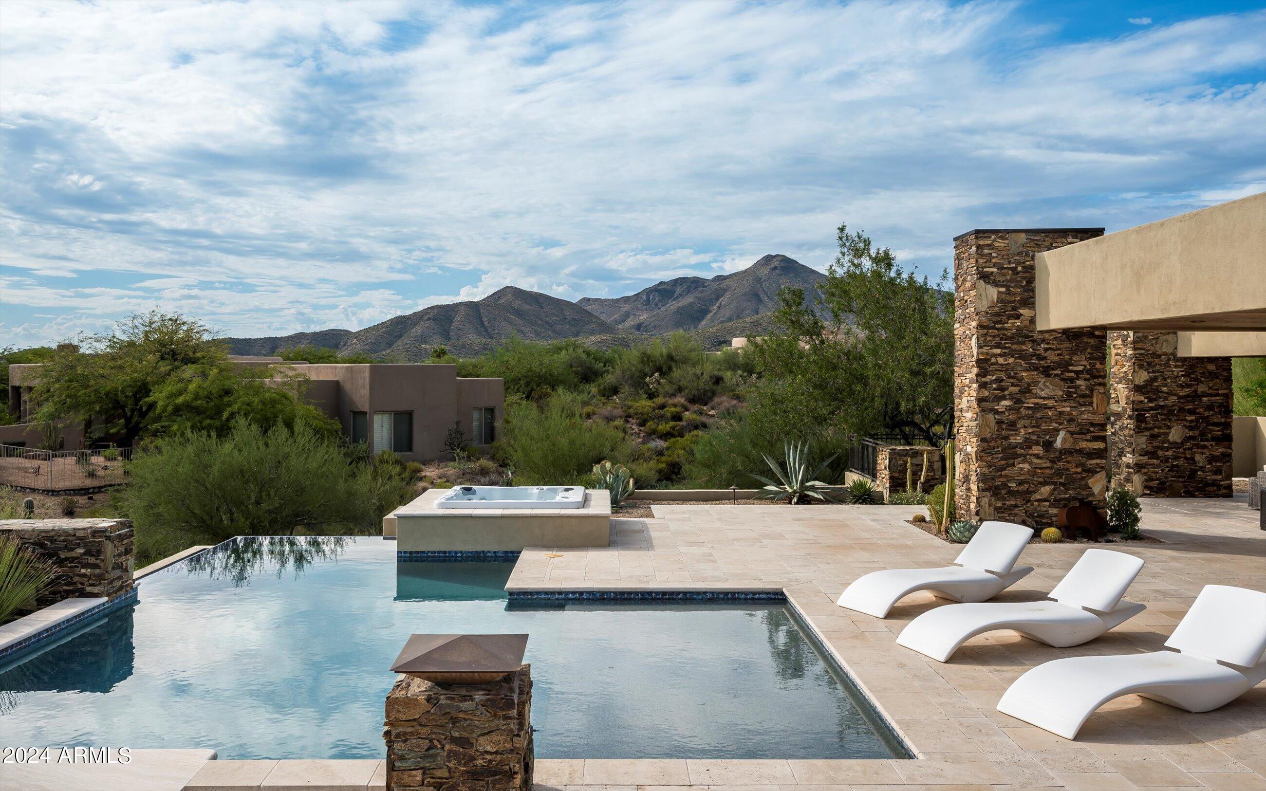 DESERT MOUNTAIN - Residential