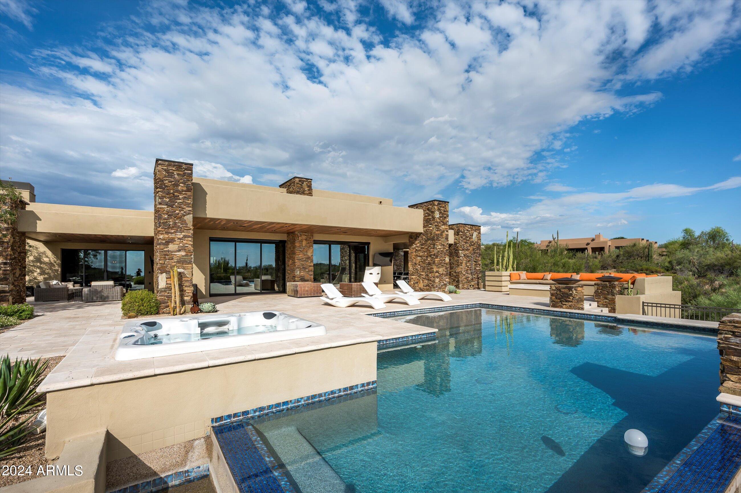 DESERT MOUNTAIN - Residential