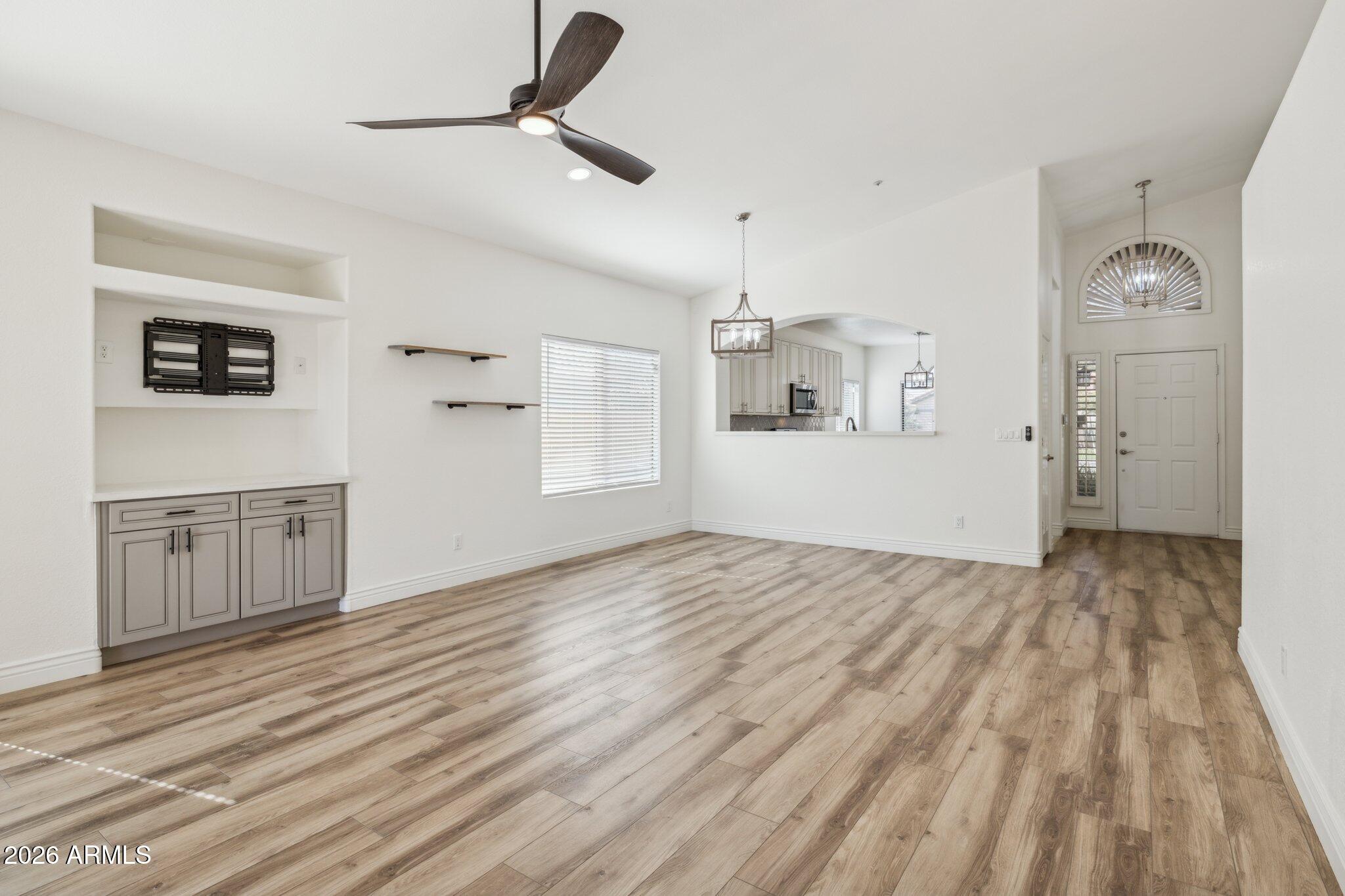 SCOTTSDALE SQUARE - Residential