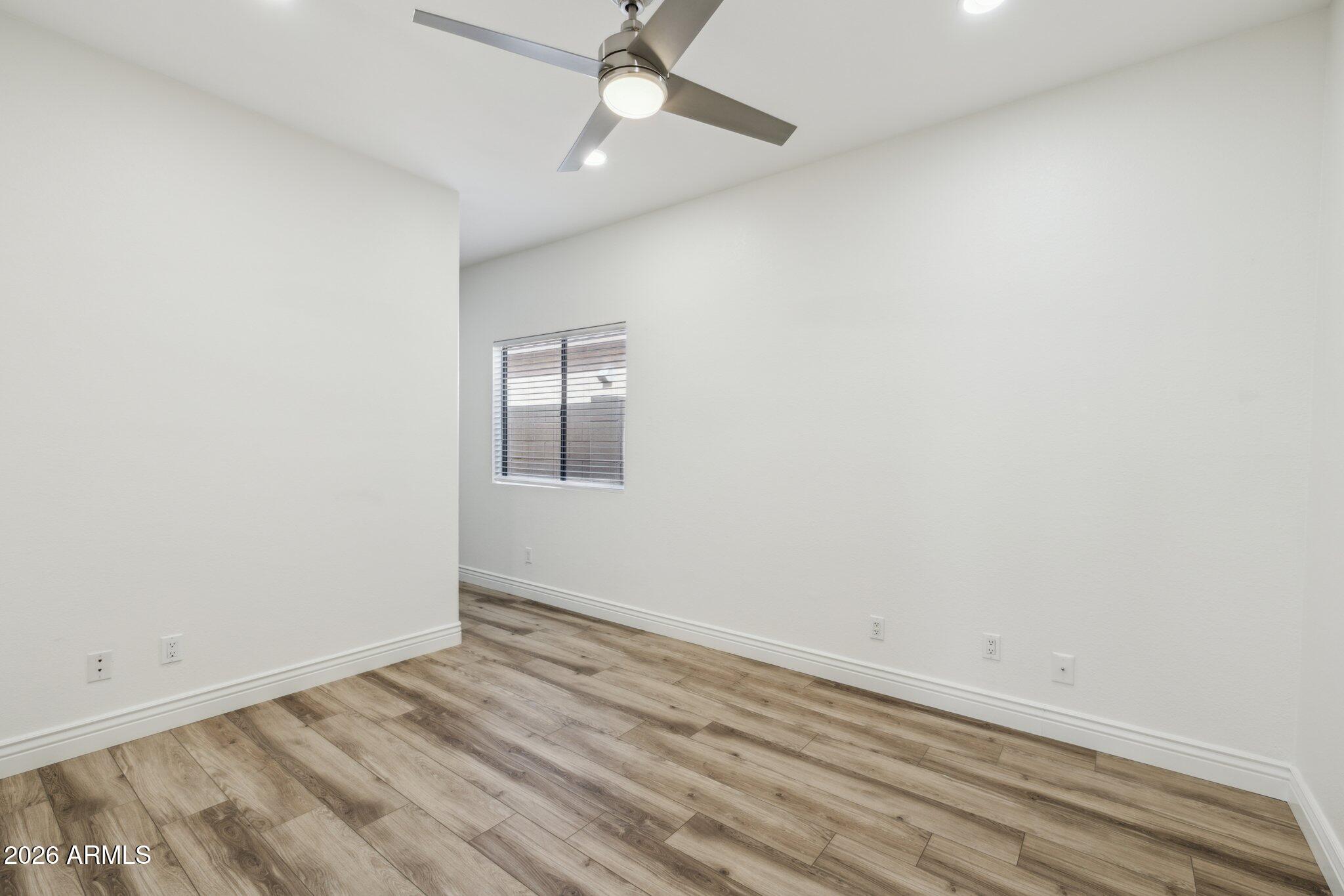SCOTTSDALE SQUARE - Residential