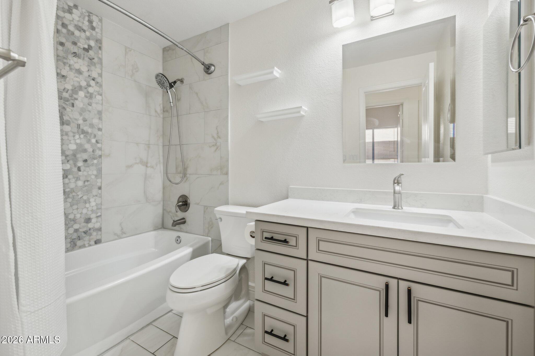 SCOTTSDALE SQUARE - Residential