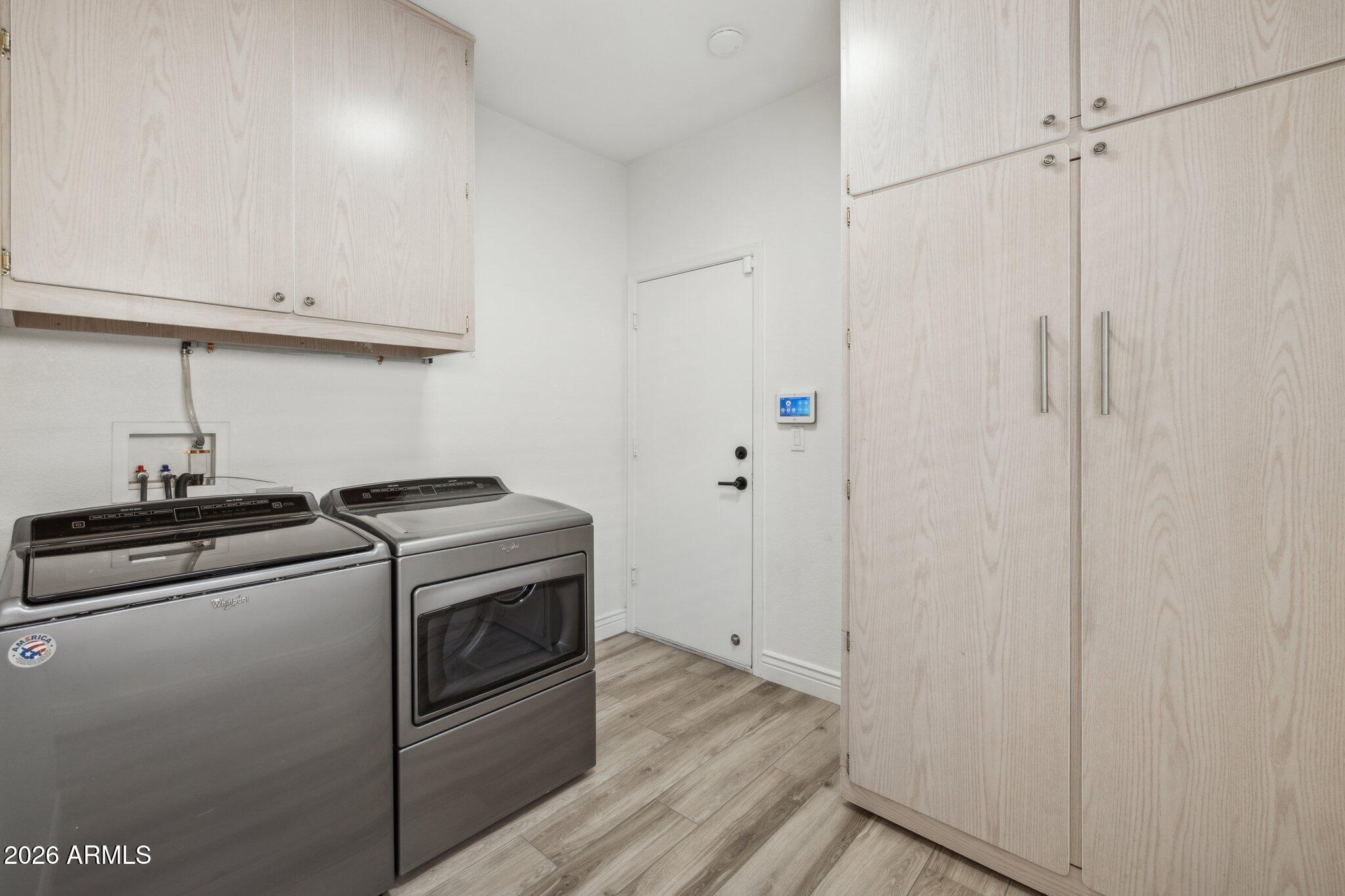 SCOTTSDALE SQUARE - Residential