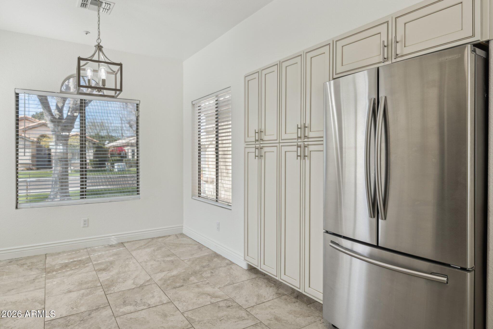 SCOTTSDALE SQUARE - Residential