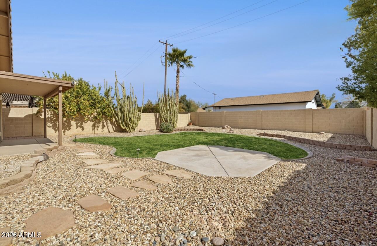 SCOTTSDALE SQUARE - Residential