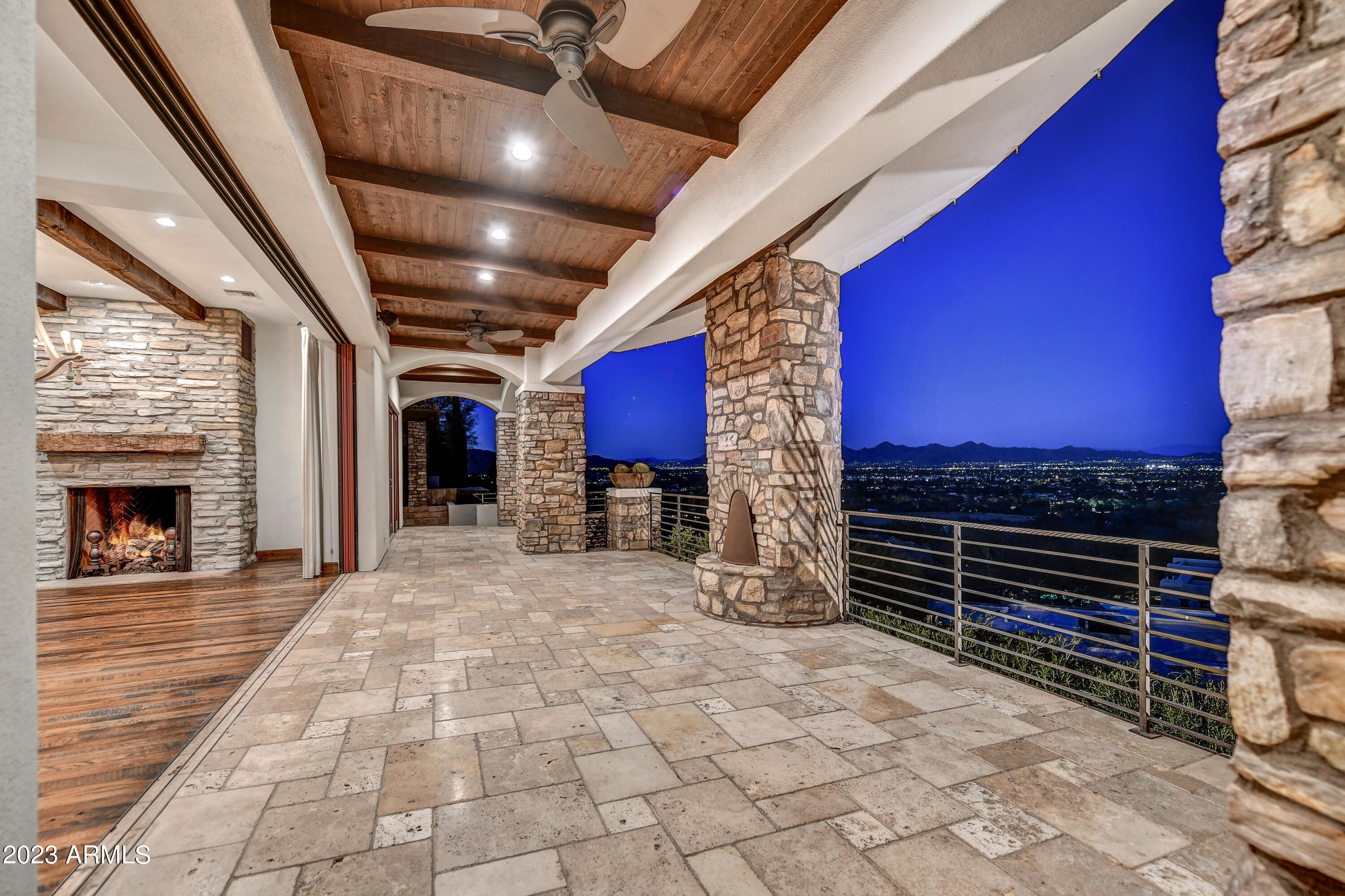 ROLLING HILLS - Residential