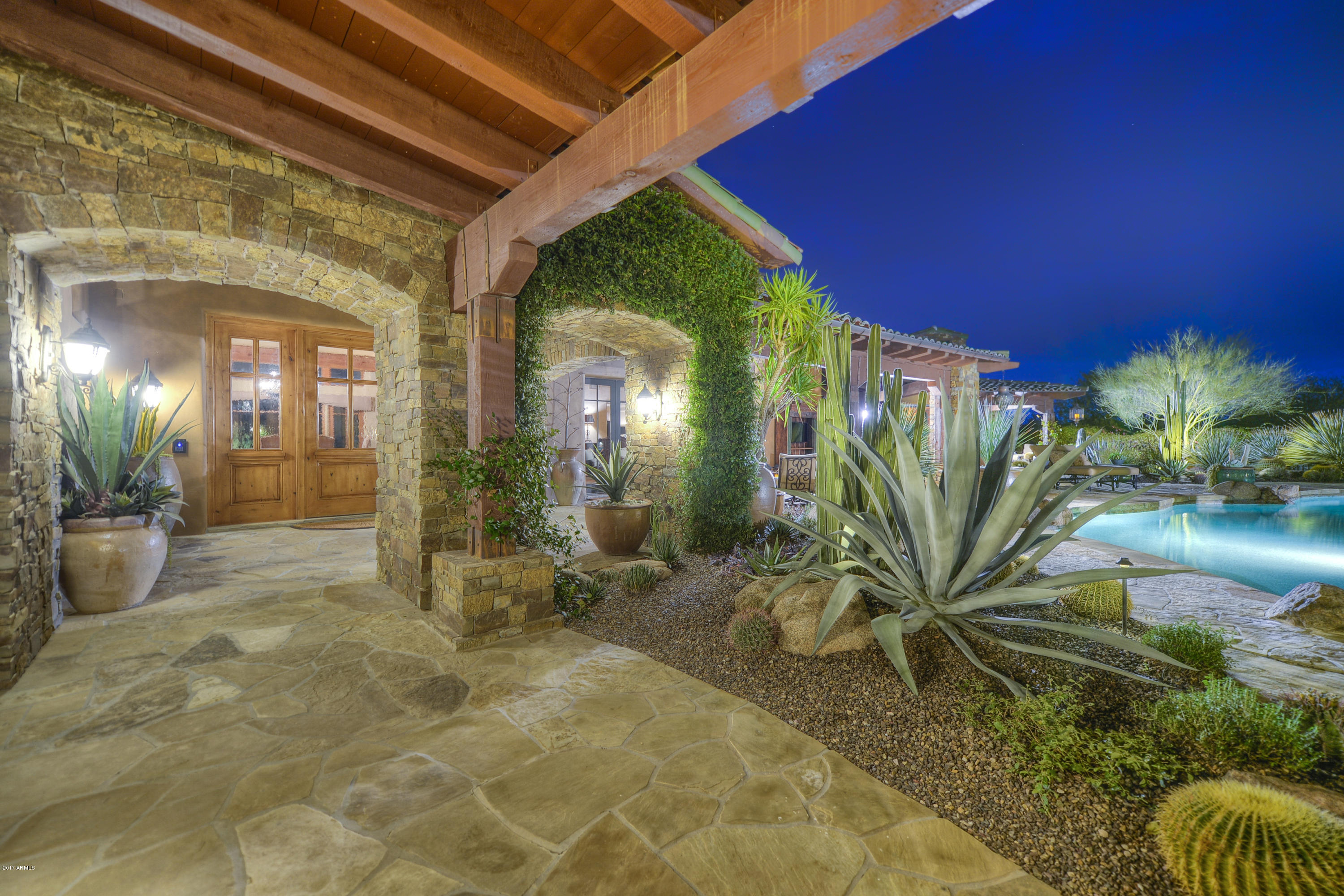 Whisper Rock - Residential