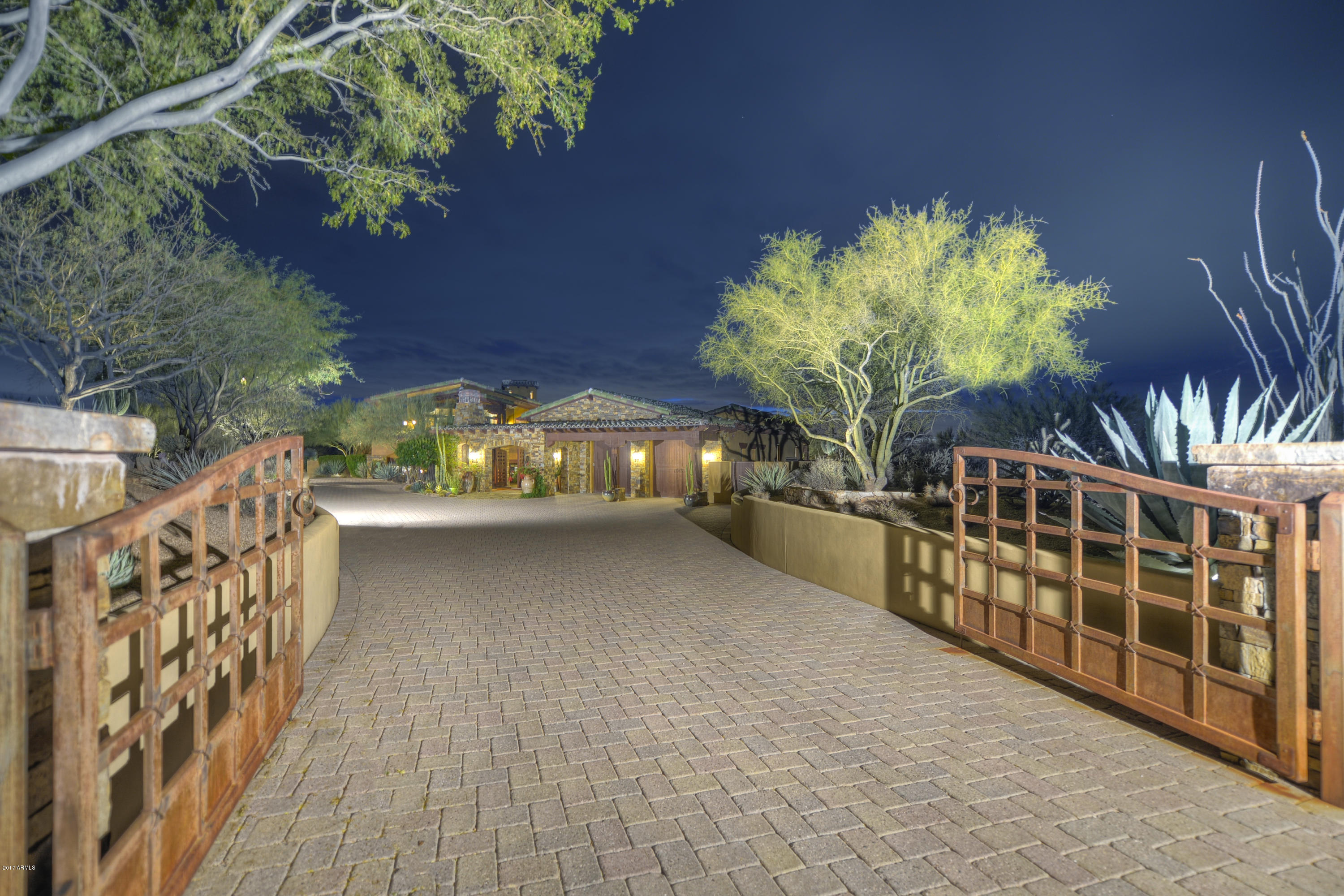 Whisper Rock - Residential