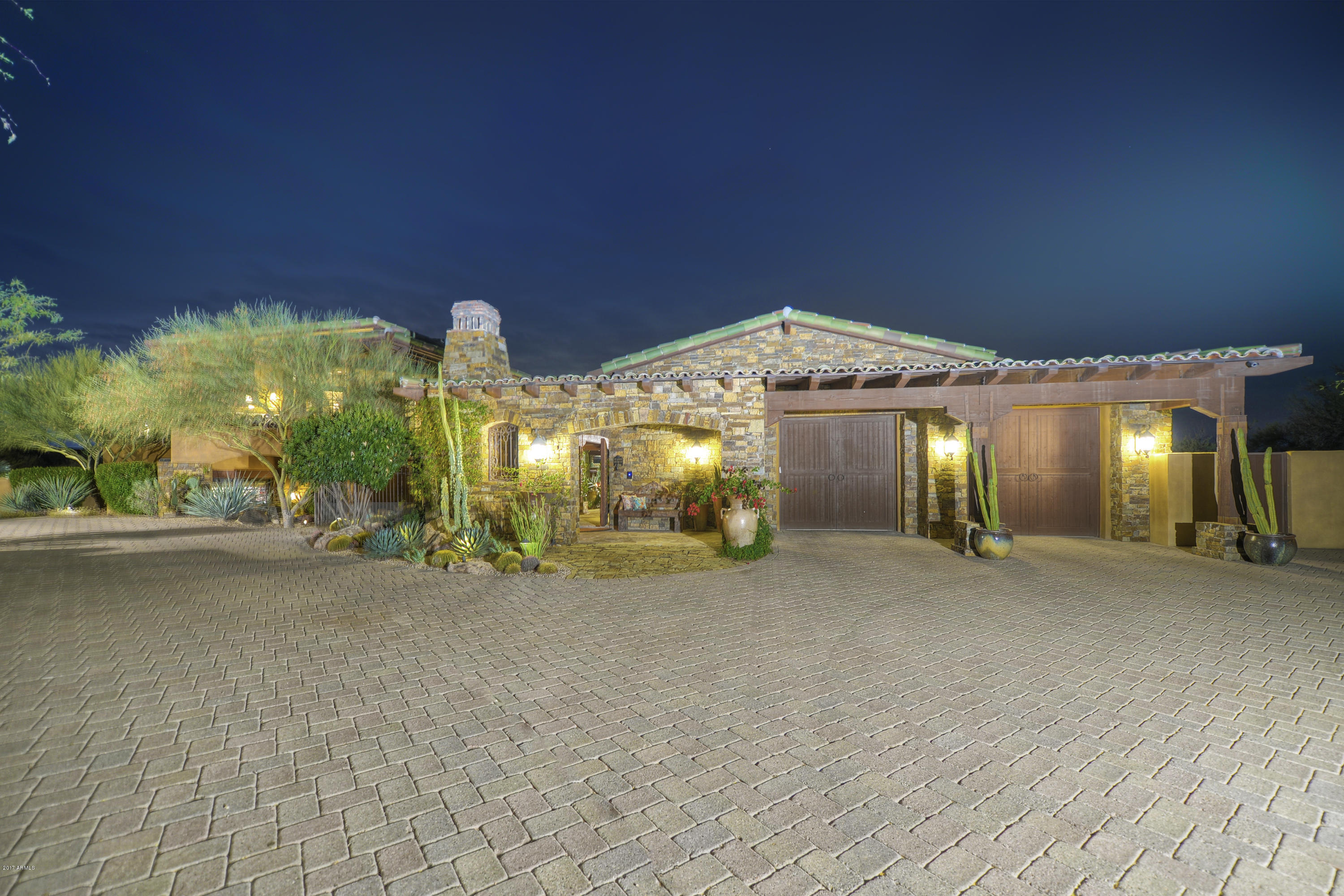 Whisper Rock - Residential