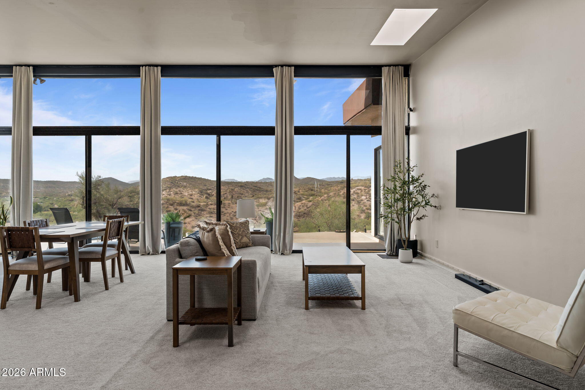 Hilltop Penthouse - Residential