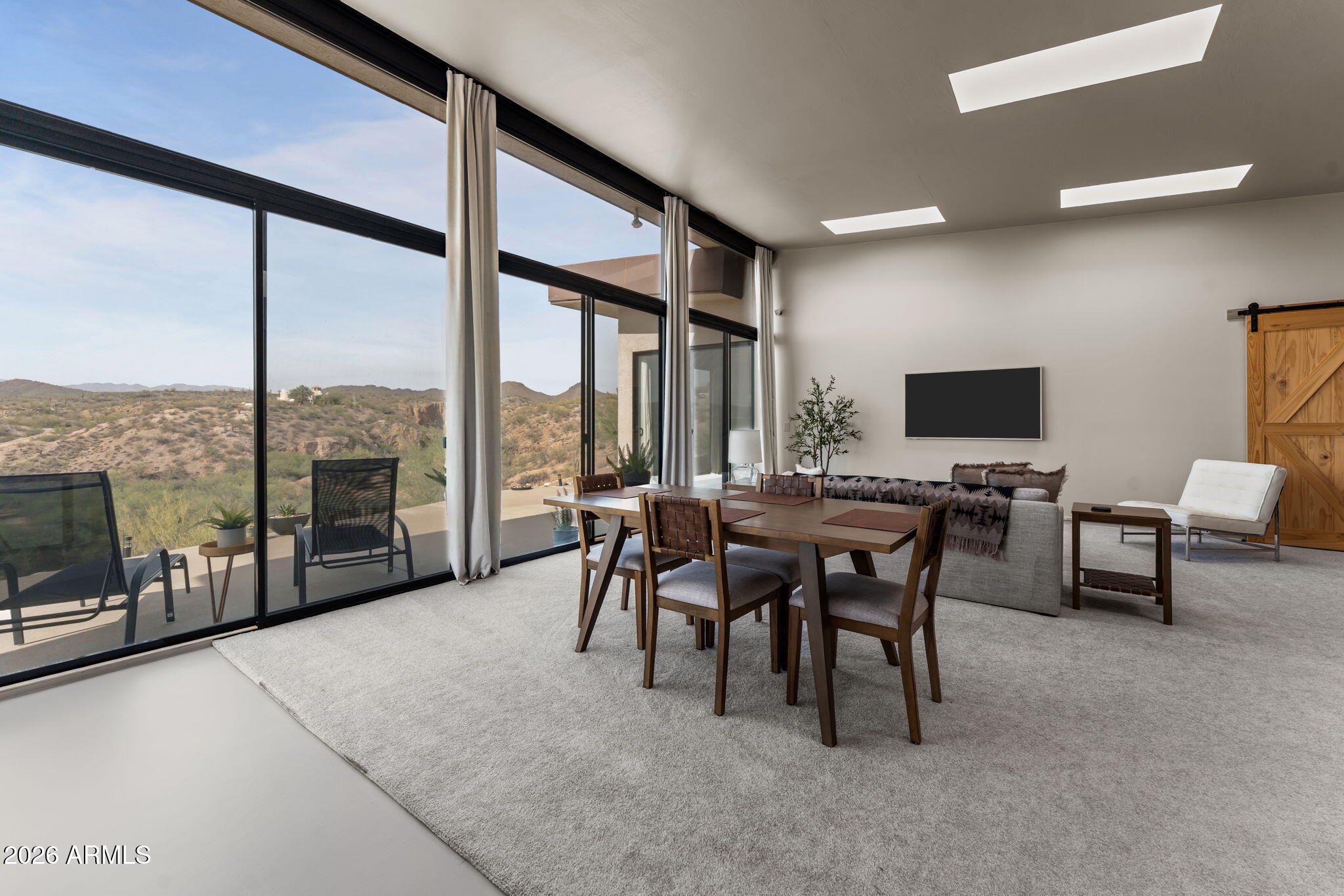 Hilltop Penthouse - Residential