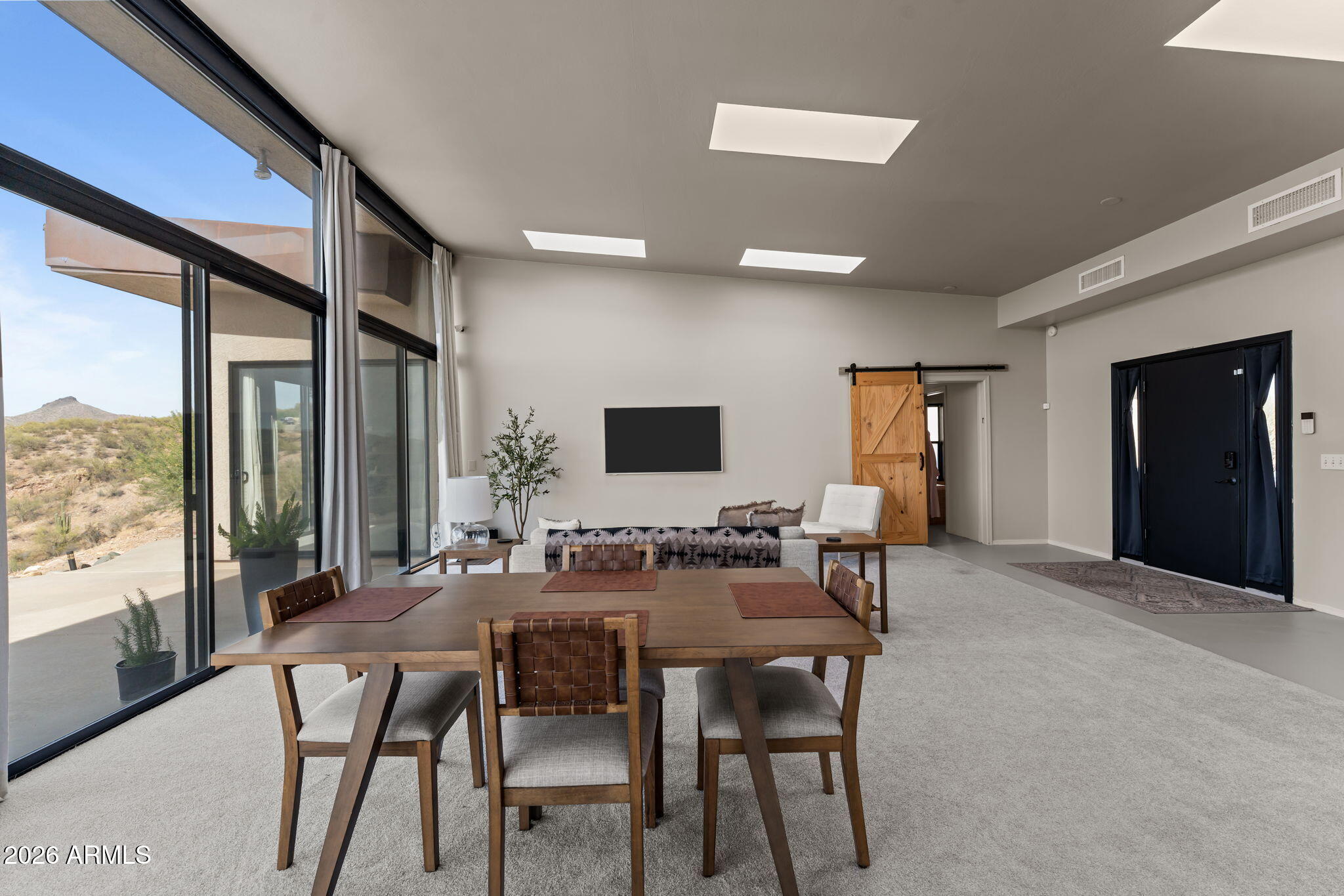 Hilltop Penthouse - Residential