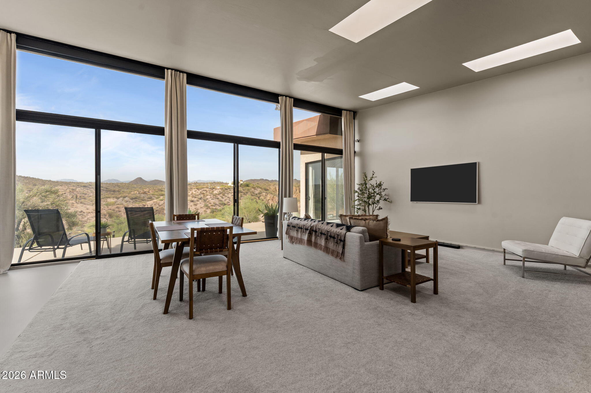 Hilltop Penthouse - Residential