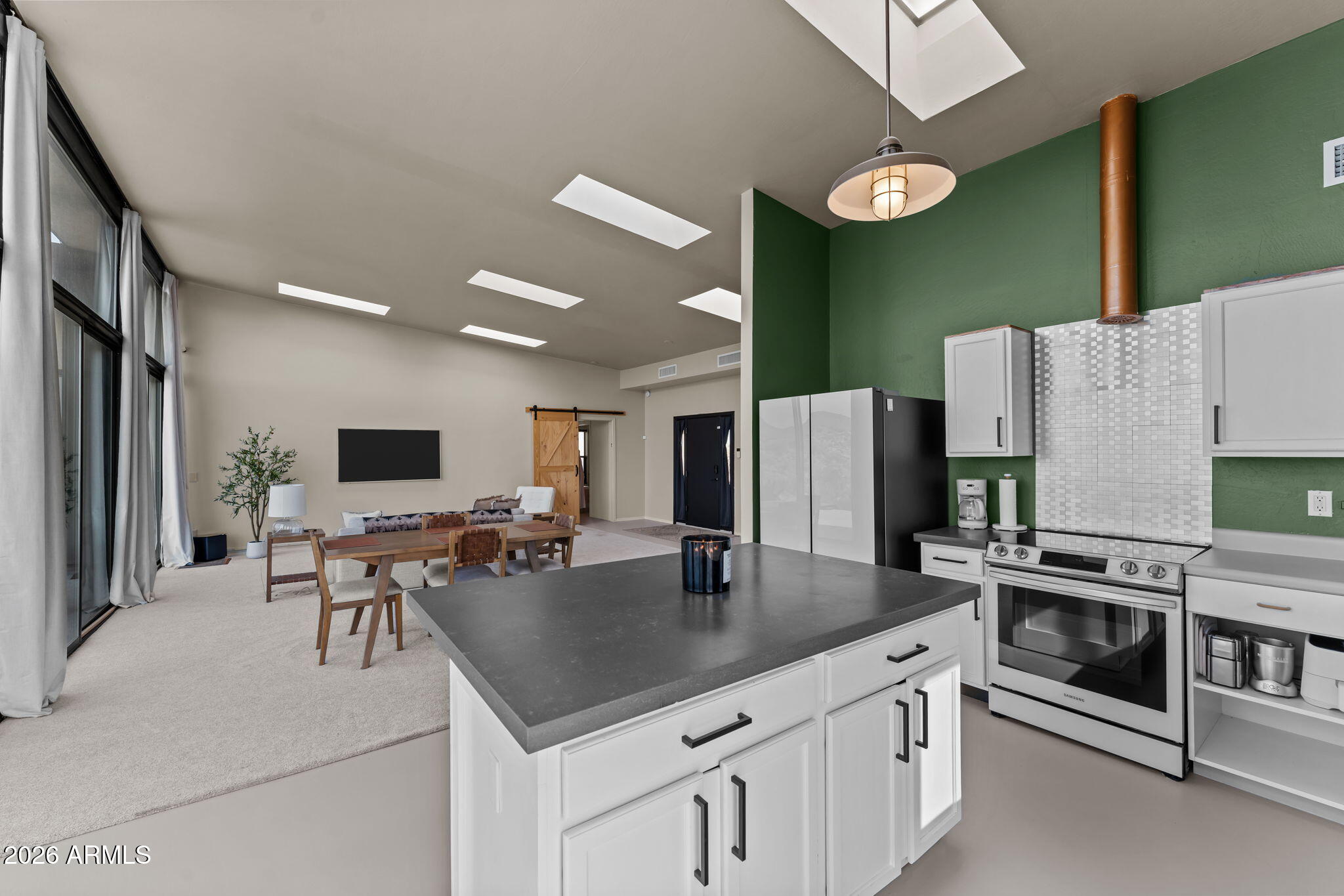 Hilltop Penthouse - Residential