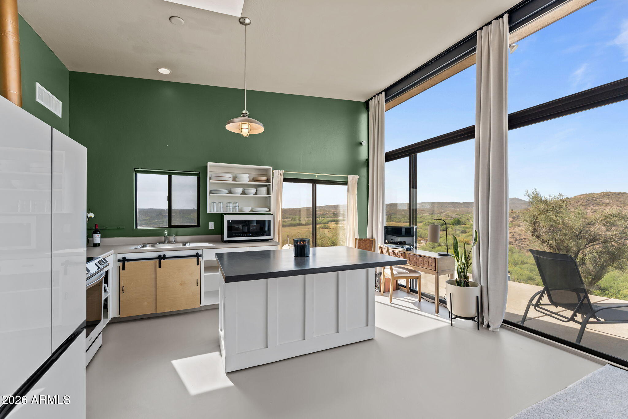 Hilltop Penthouse - Residential