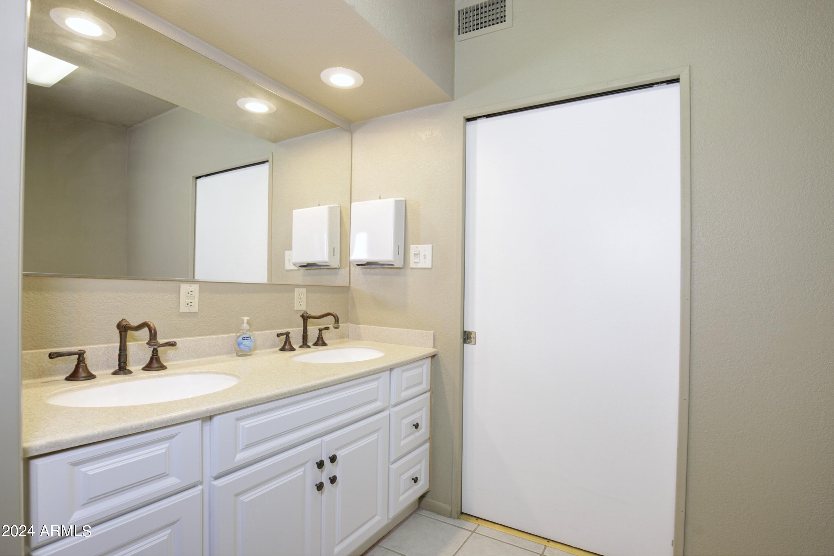 METES AND BOUNDS - Commercial Sale