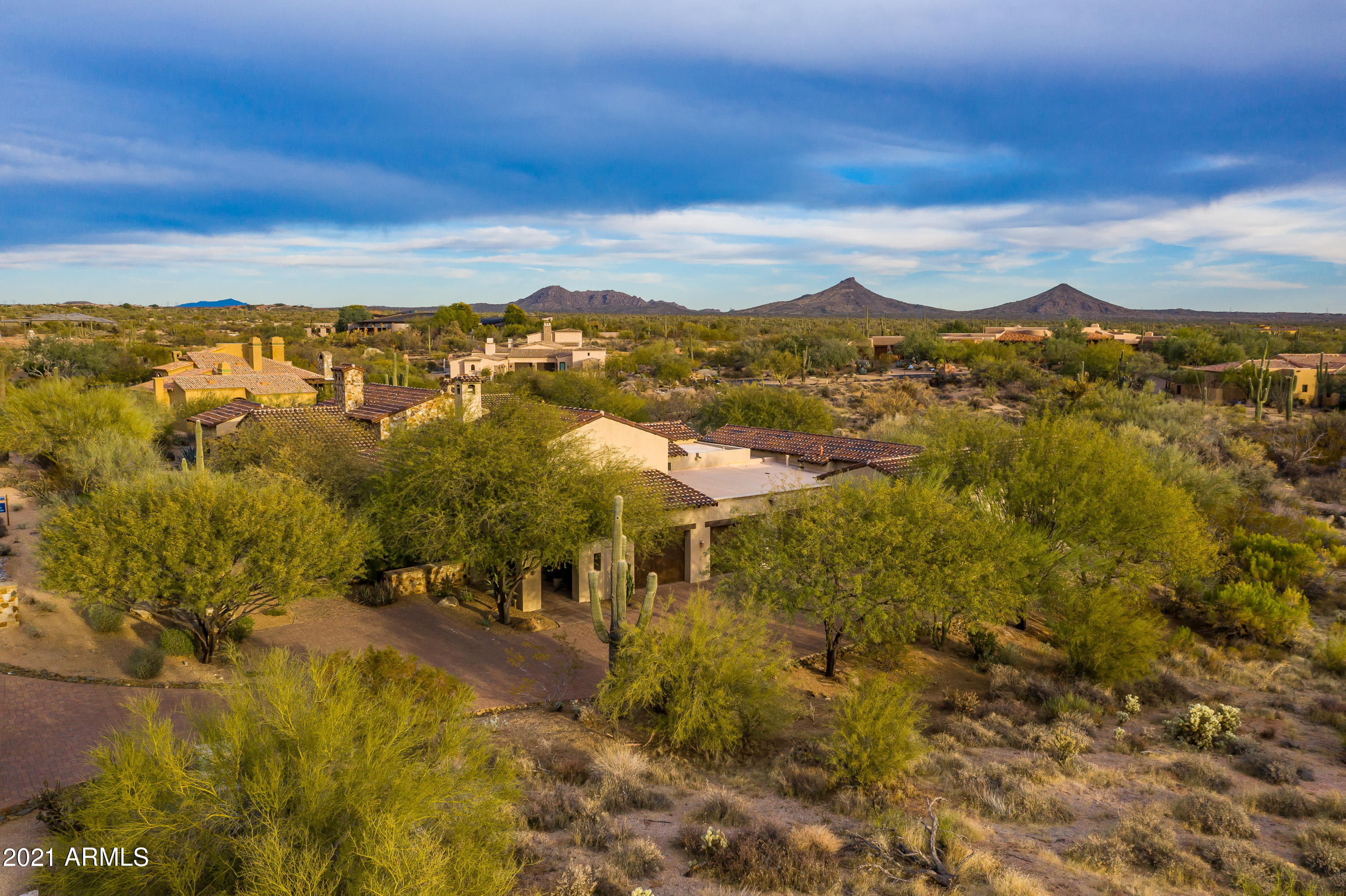 WHISPER ROCK UNIT 2 - Residential
