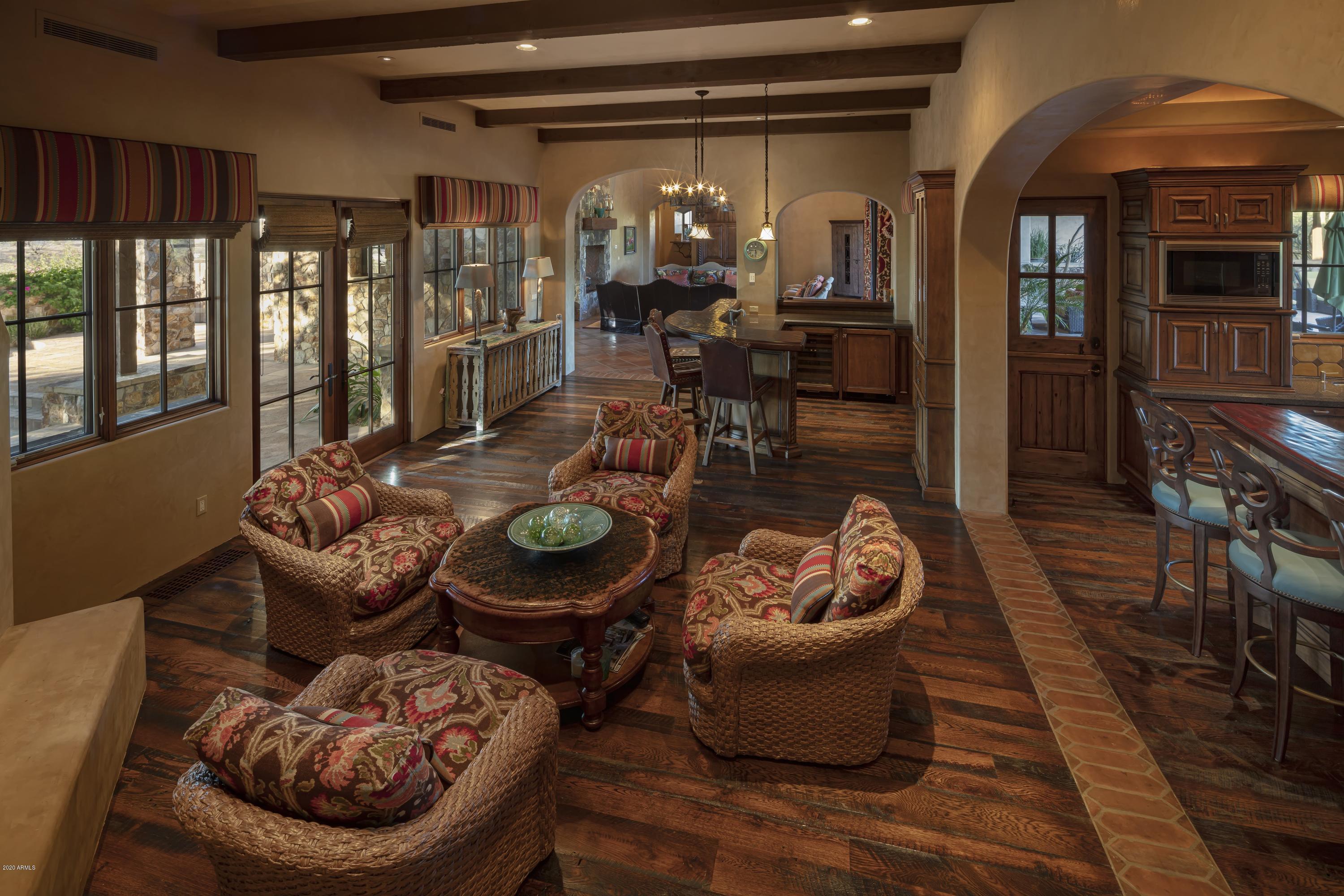 WHISPER ROCK UNIT 2 - Residential