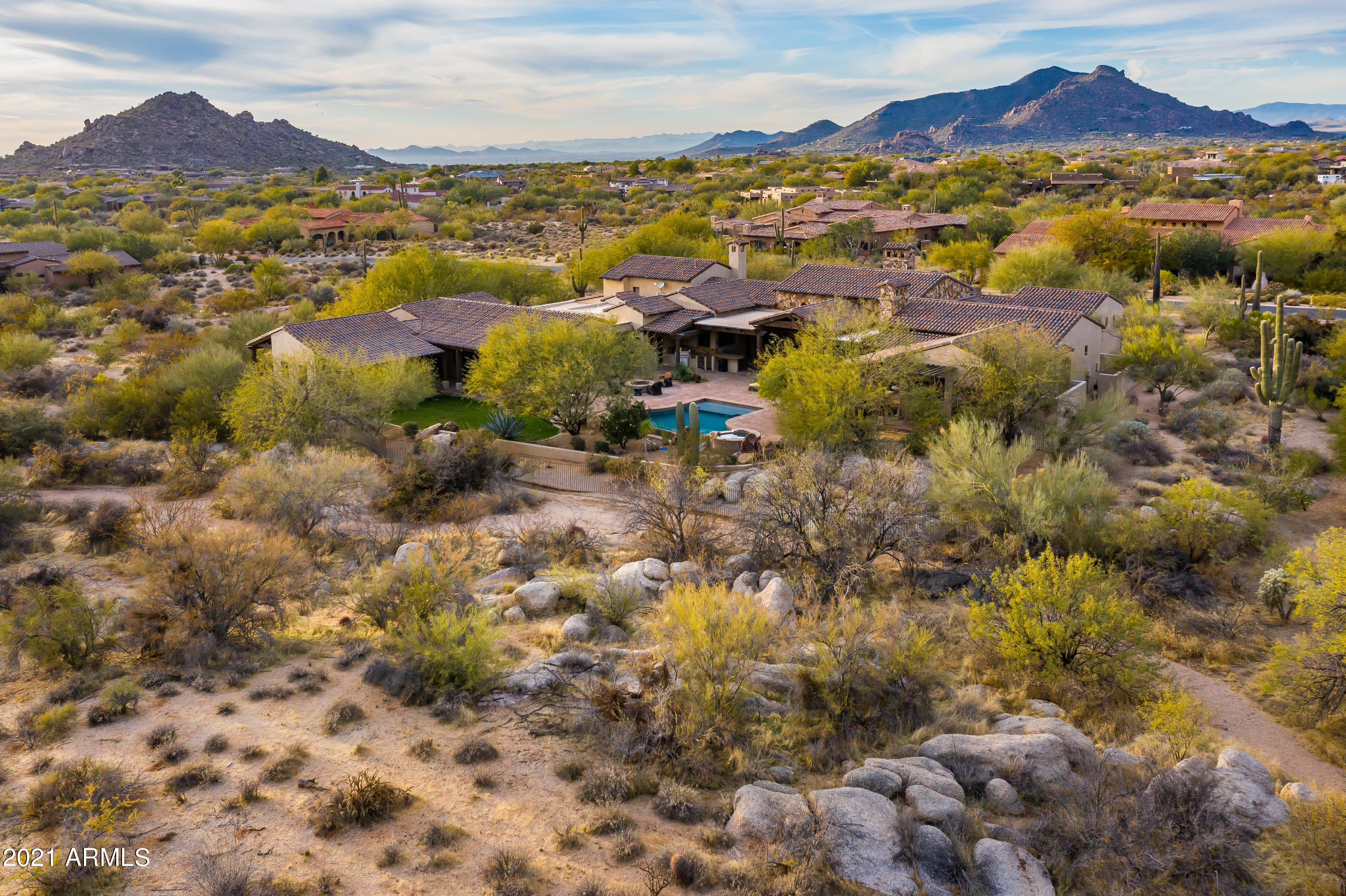 WHISPER ROCK UNIT 2 - Residential